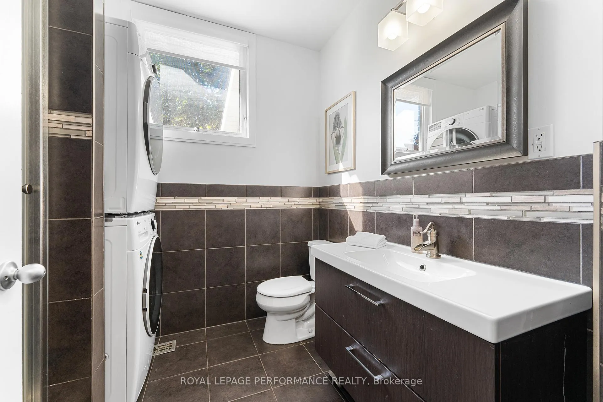 Photo 26 of 3026 Southmore Drive E, Ottawa, Riverside Park South — HOMEH