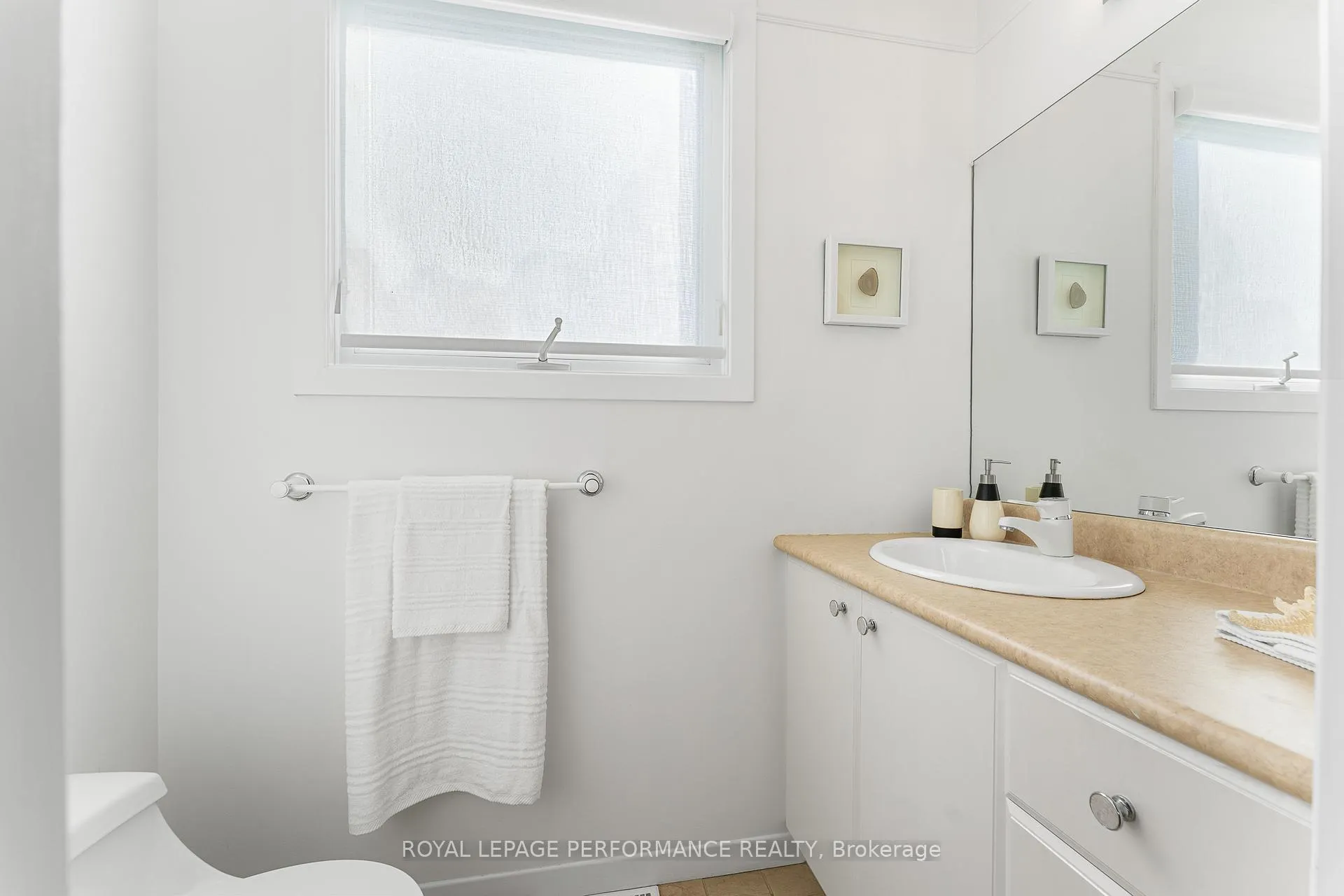 Photo 31 of 3026 Southmore Drive E, Ottawa, Riverside Park South — HOMEH