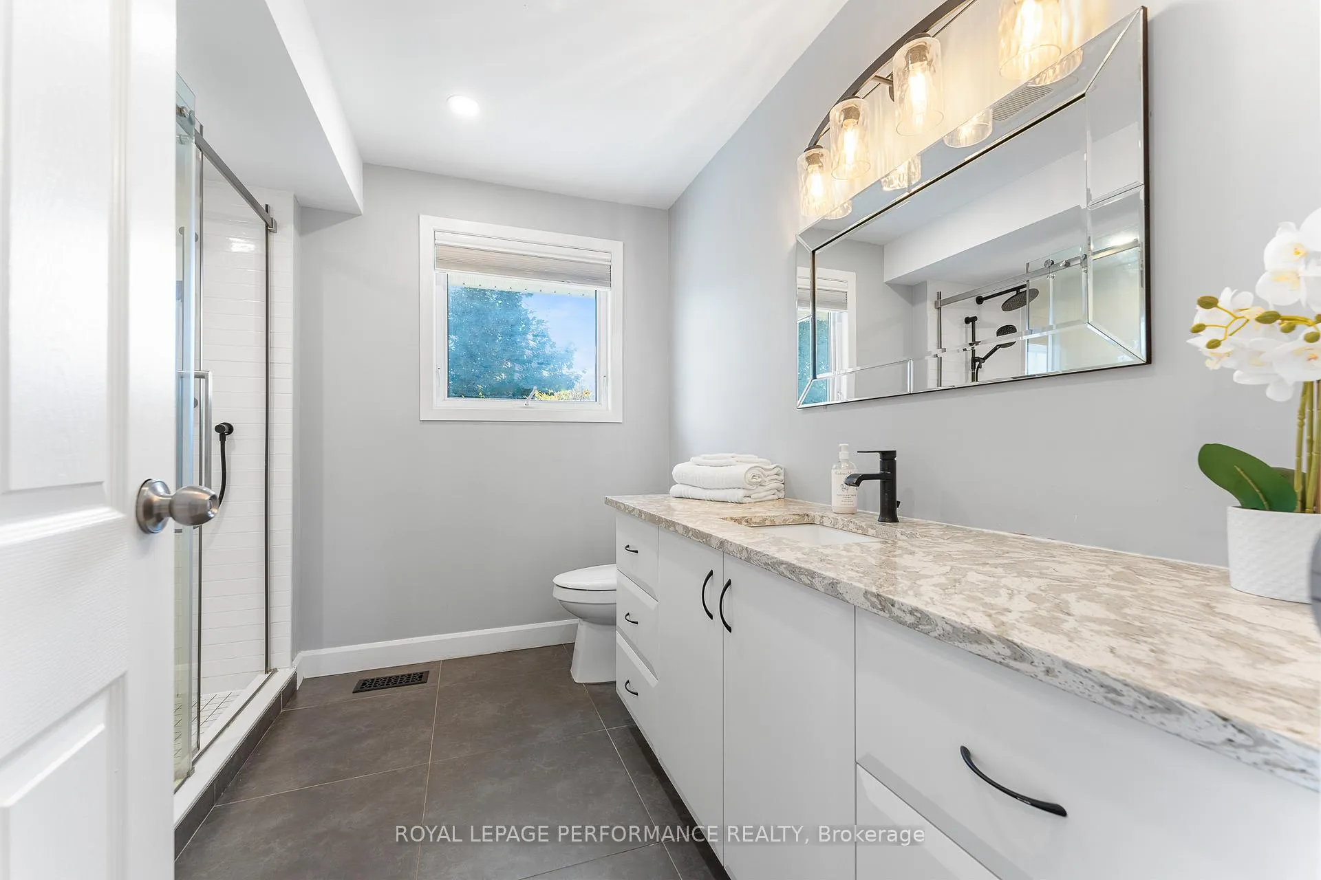 Photo 35 of 3026 Southmore Drive E, Ottawa, Riverside Park South — HOMEH