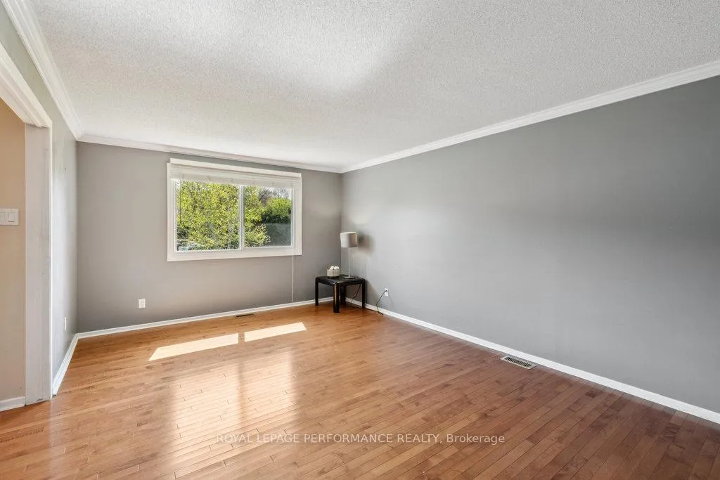 Photo 9 of 2045 Deerhurst Court, Ottawa, Beacon Hill North — HOMEH