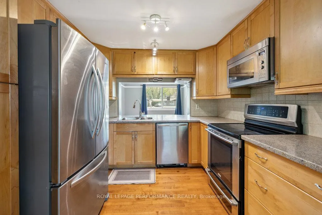 Photo 11 of 2045 Deerhurst Court, Ottawa, Beacon Hill North — HOMEH