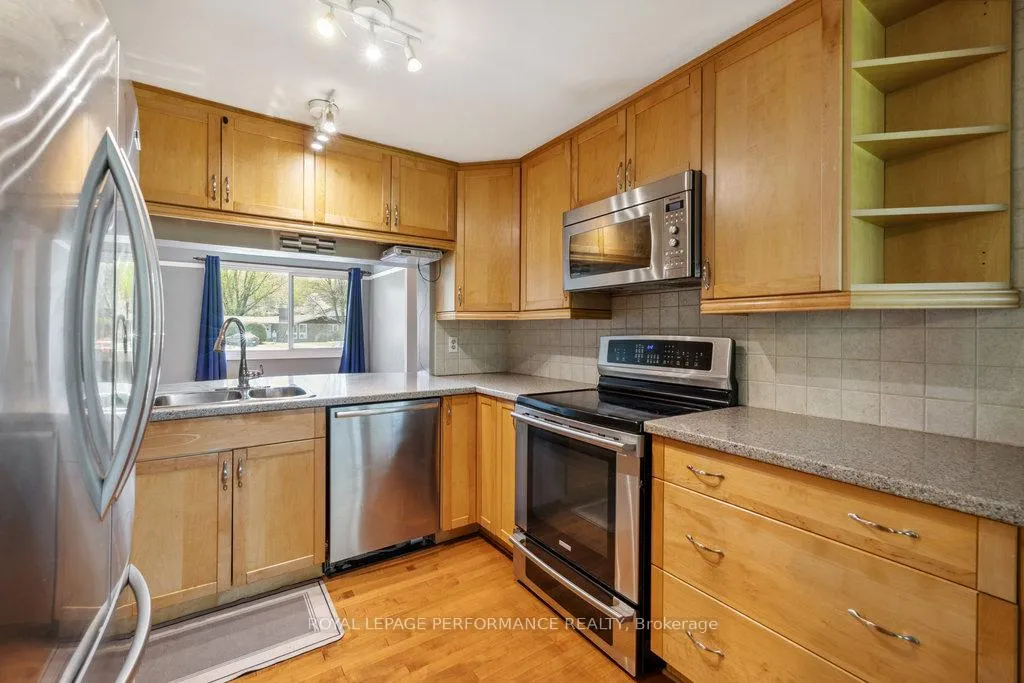 Photo 12 of 2045 Deerhurst Court, Ottawa, Beacon Hill North — HOMEH