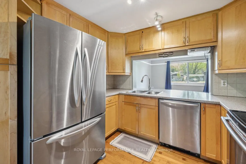 Photo 13 of 2045 Deerhurst Court, Ottawa, Beacon Hill North — HOMEH
