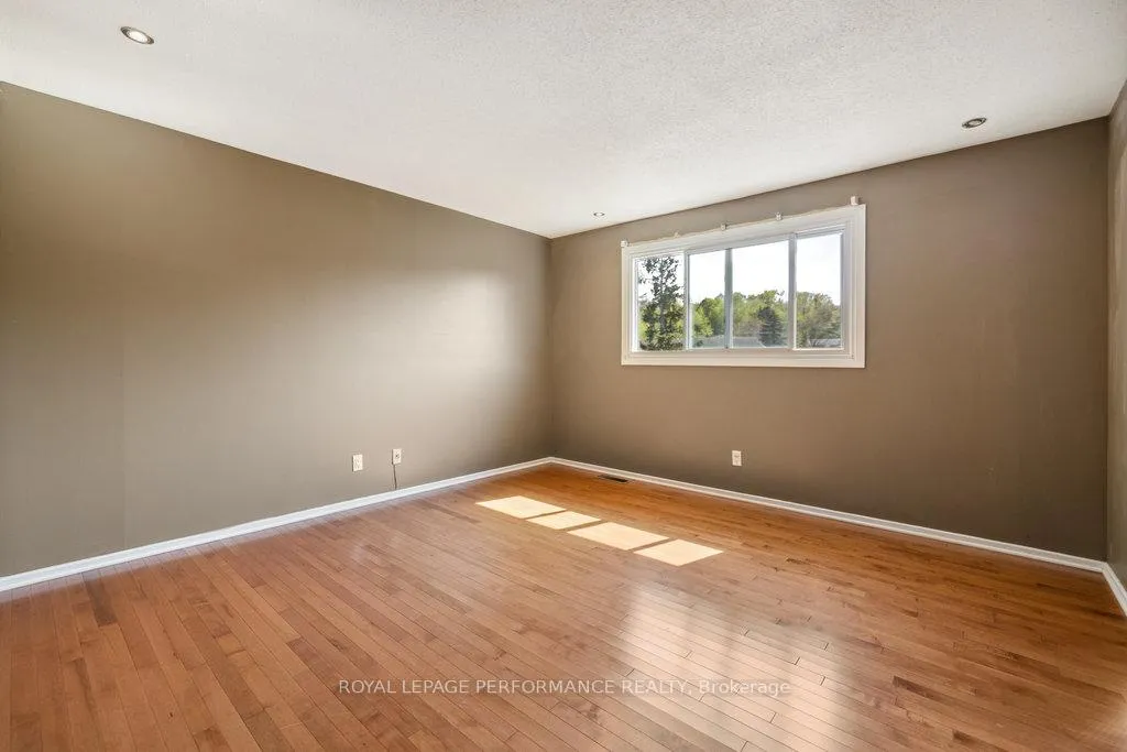 Photo 33 of 2045 Deerhurst Court, Ottawa, Beacon Hill North — HOMEH
