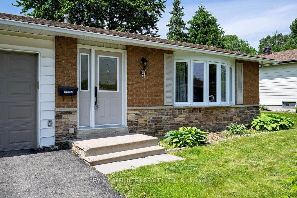 Photo 5 of 22 Red Maple Crescent, Ottawa, Blackburn Hamlet — HOMEH