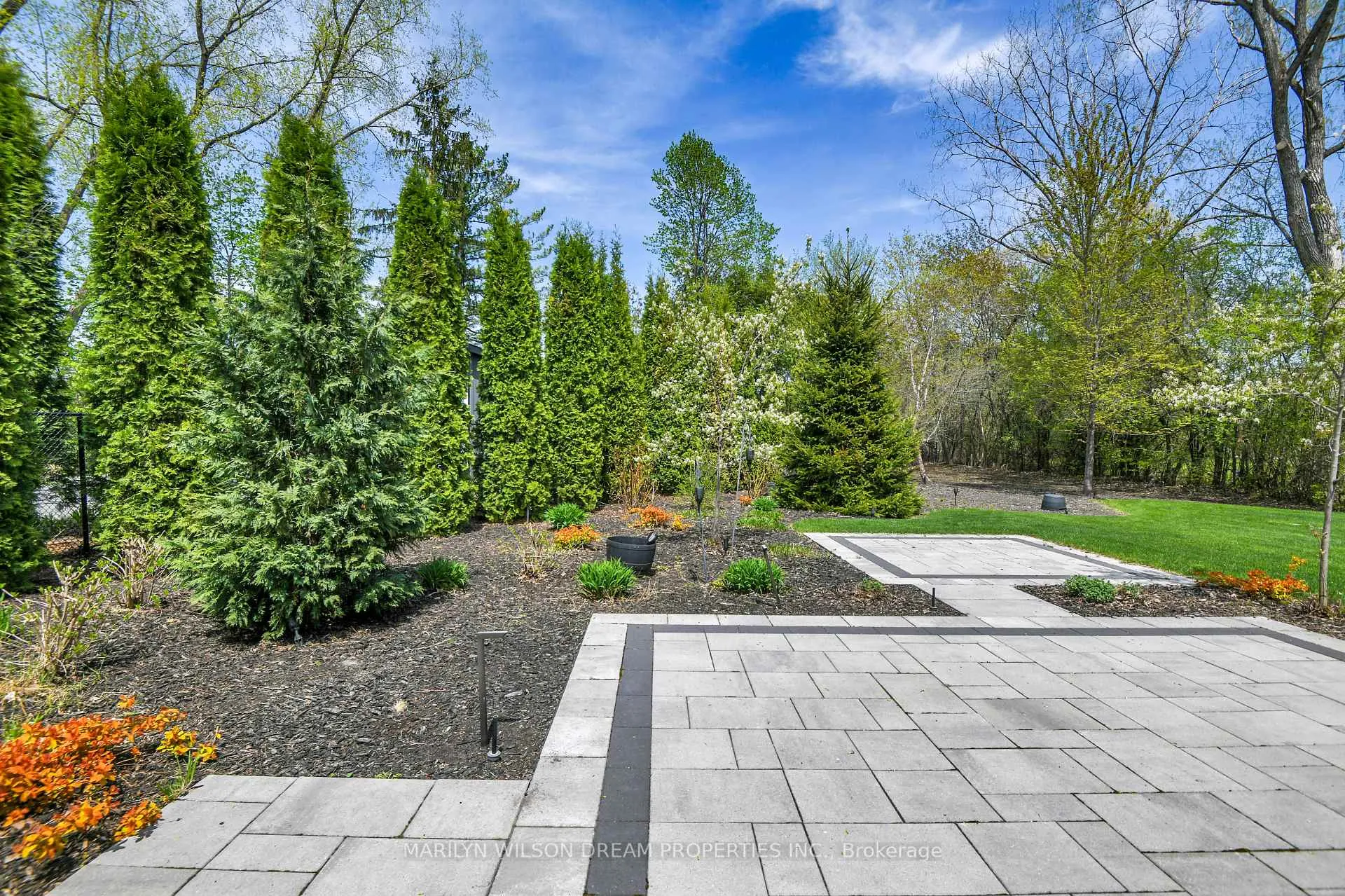 Photo 3 of 49 Rebecca Crescent, Ottawa, Rothwell Heights — HOMEH