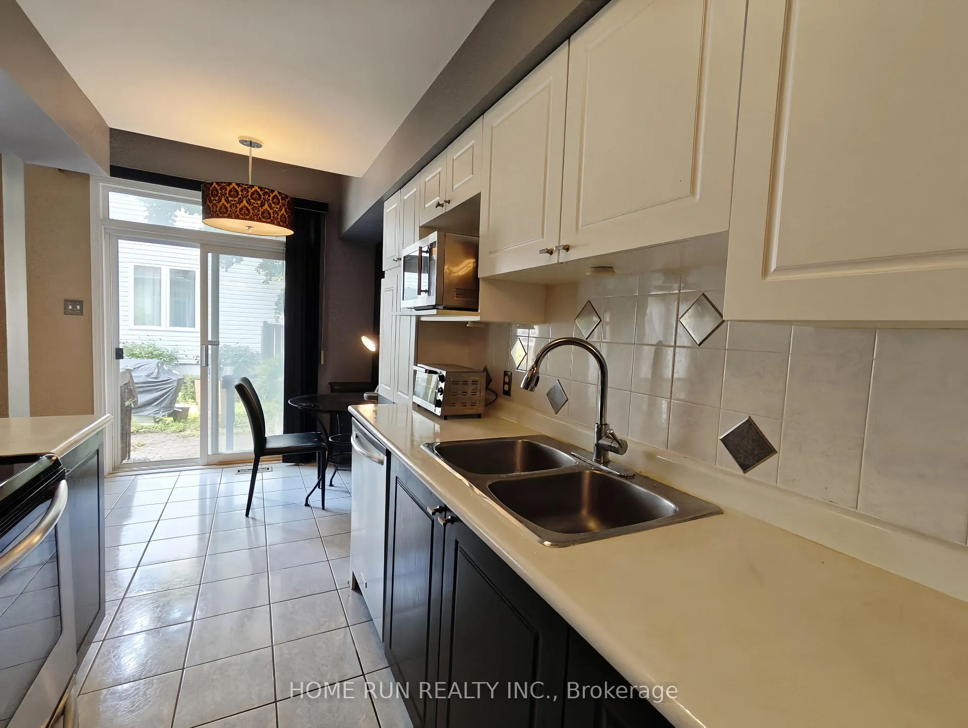 Photo 16 of Unit Unit 7, 221 Station Boulevard, Ottawa, Riverview Park — HOMEH