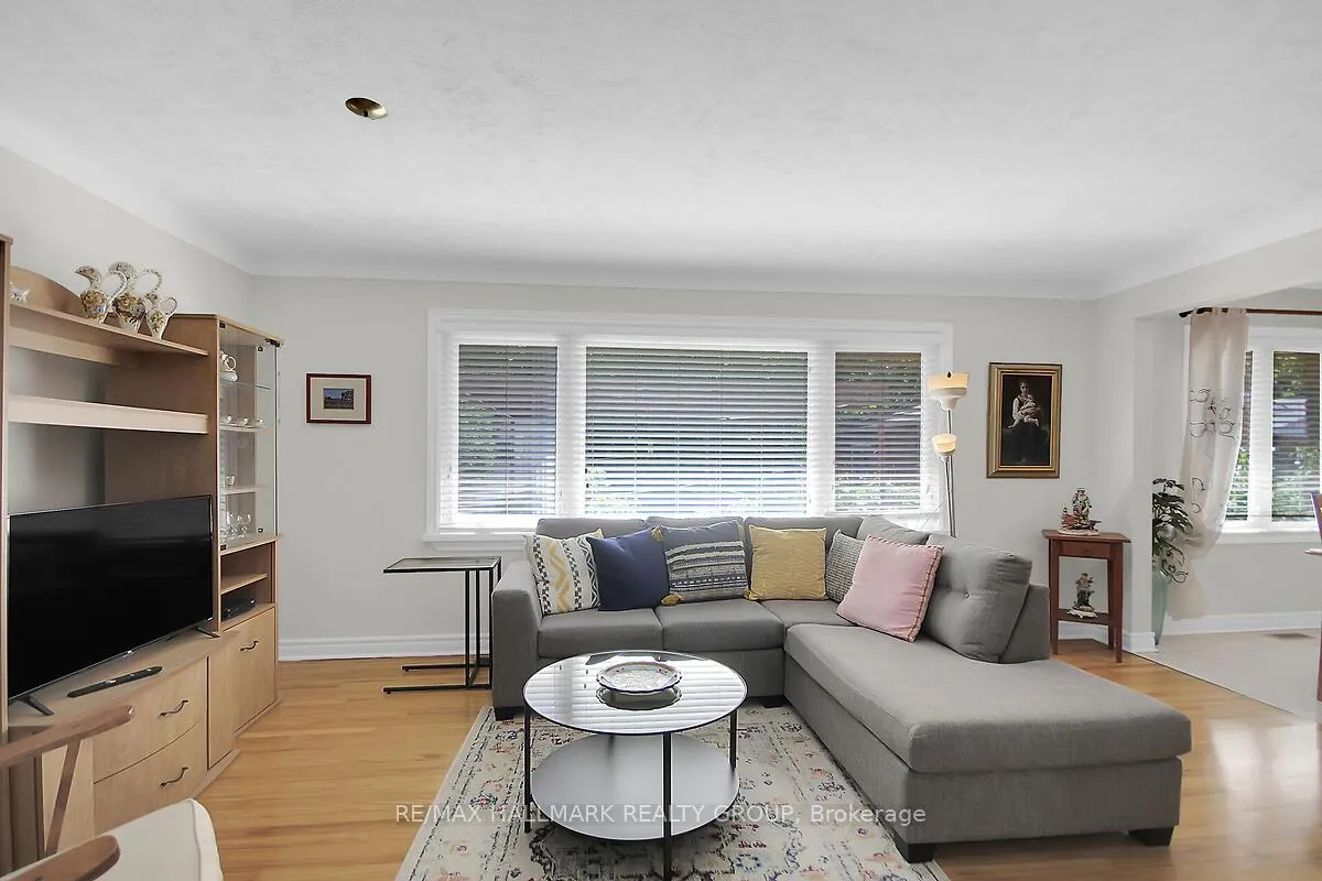 Photo 6 of 1124 Guertin Avenue, Ottawa, Billings Bridge — HOMEH