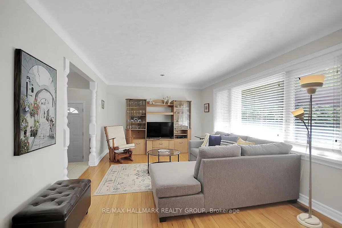Photo 7 of 1124 Guertin Avenue, Ottawa, Billings Bridge — HOMEH