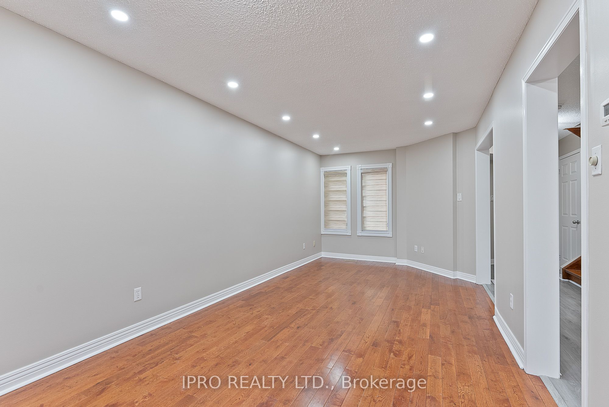Photo 51 of 44 Bighorn Crescent, Brampton, Sandringham-Wellington — HOMEH