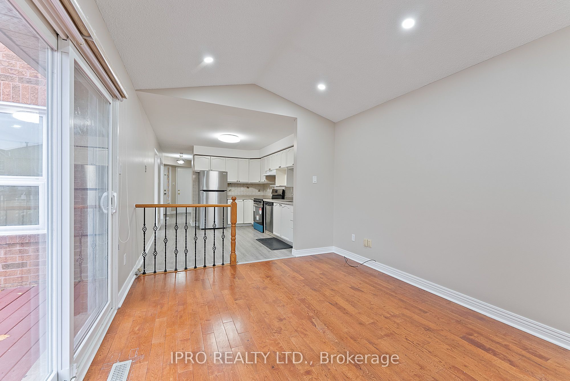Photo 59 of 44 Bighorn Crescent, Brampton, Sandringham-Wellington — HOMEH