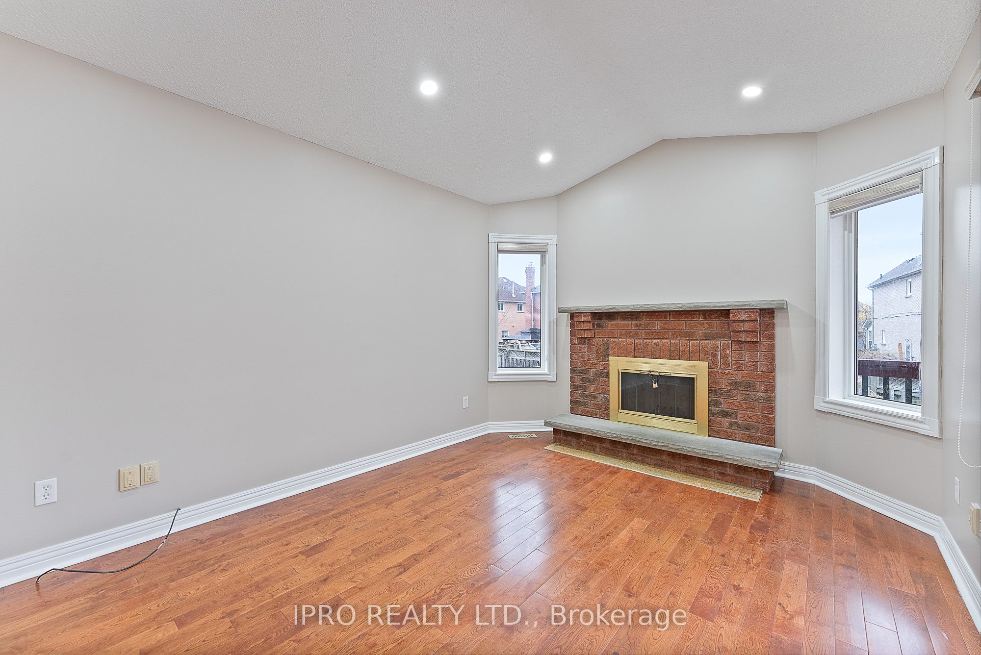 Photo 58 of 44 Bighorn Crescent, Brampton, Sandringham-Wellington — HOMEH