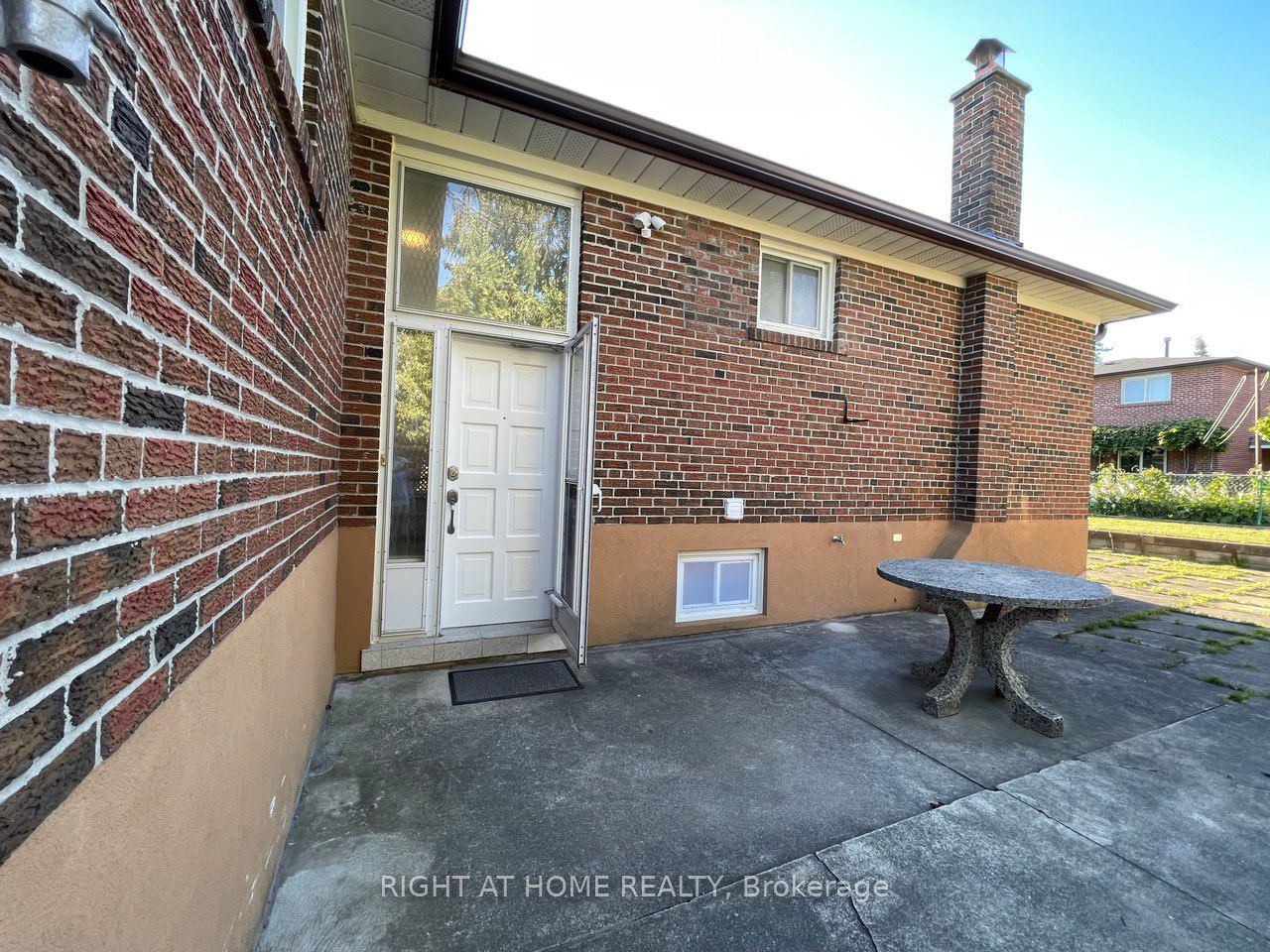 Photo 18 of 30 Lewis Drive, Vaughan, West Woodbridge — HOMEH