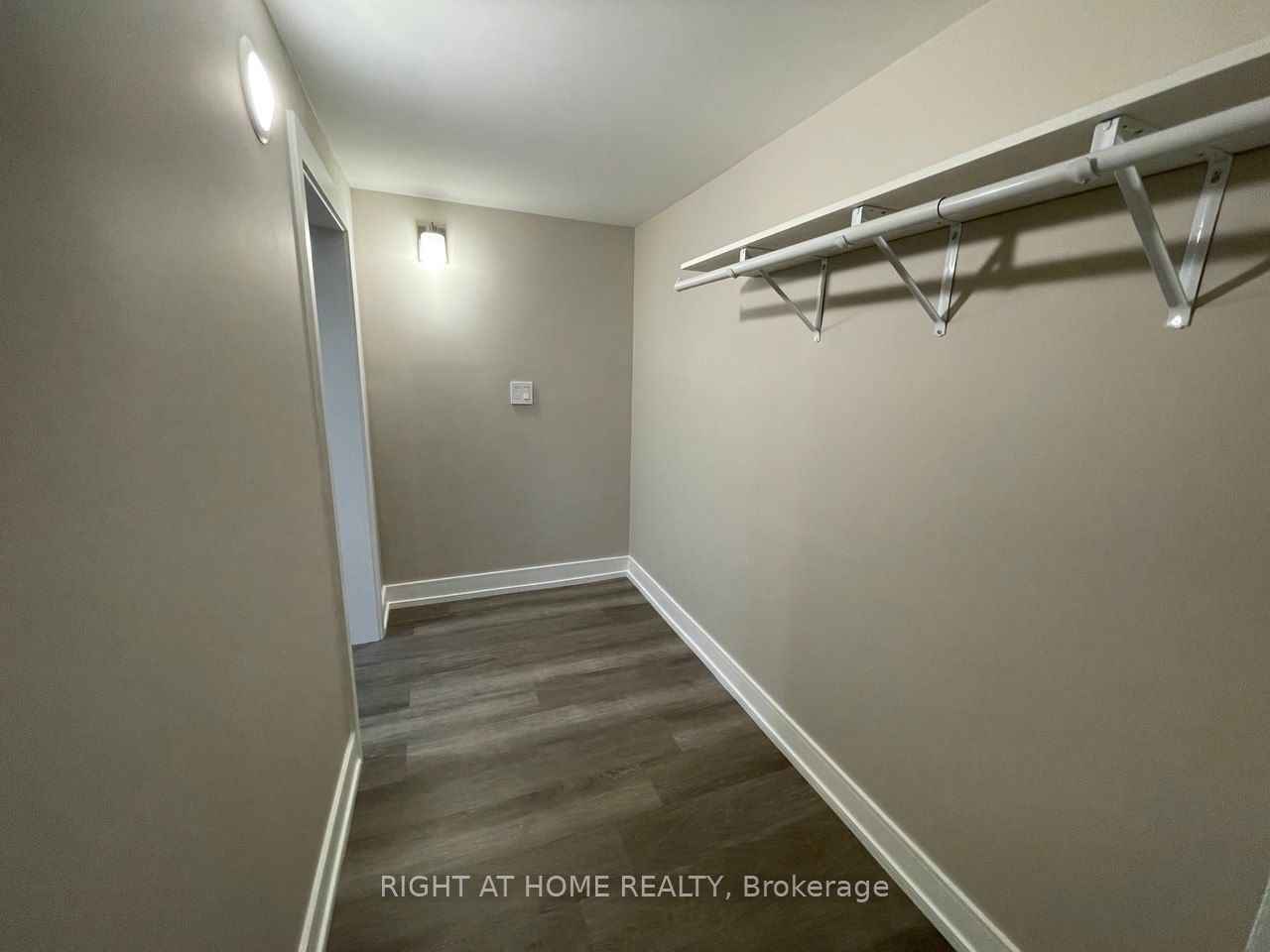 Photo 25 of 30 Lewis Drive, Vaughan, West Woodbridge — HOMEH
