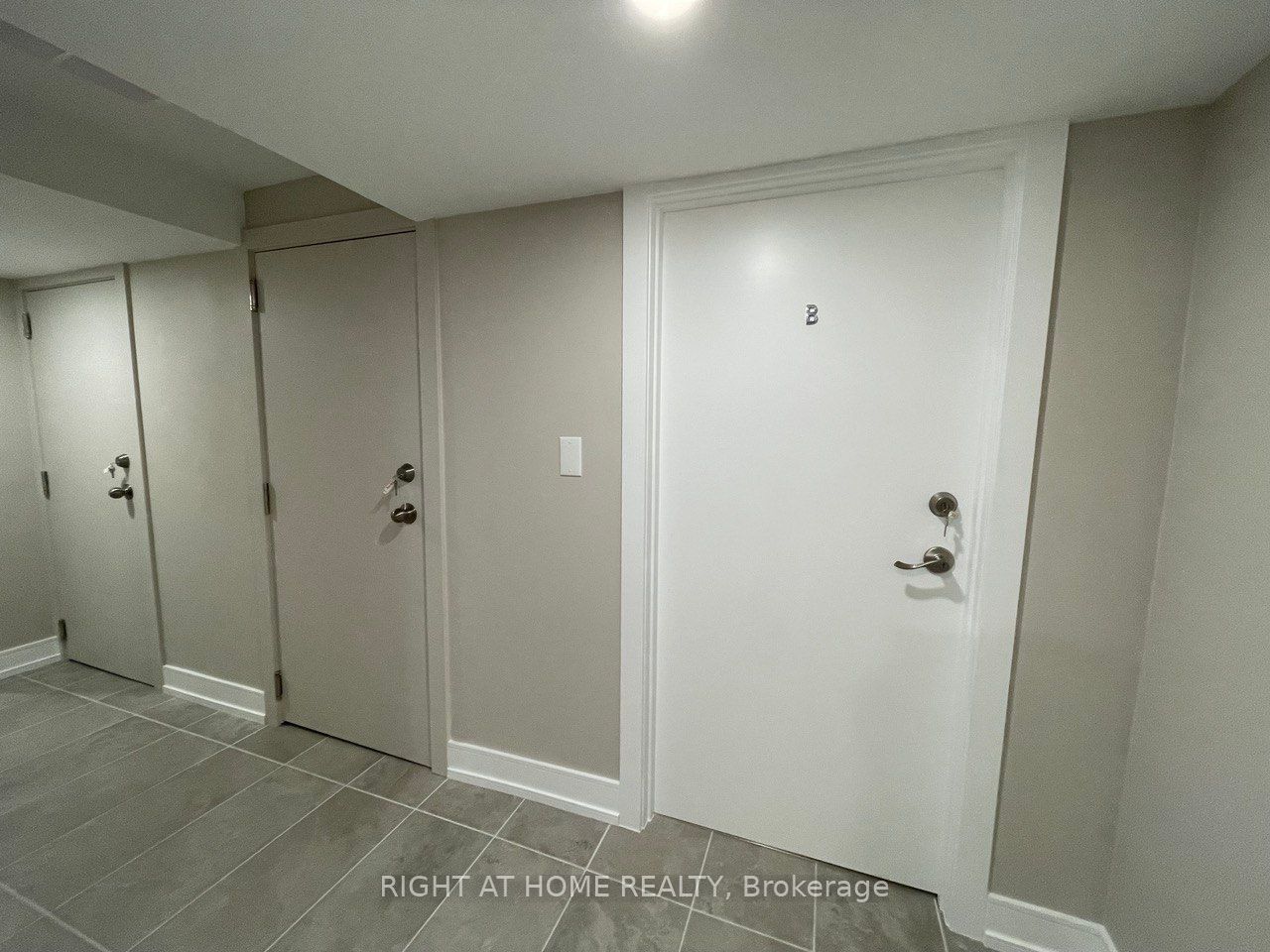 Photo 21 of 30 Lewis Drive, Vaughan, West Woodbridge — HOMEH
