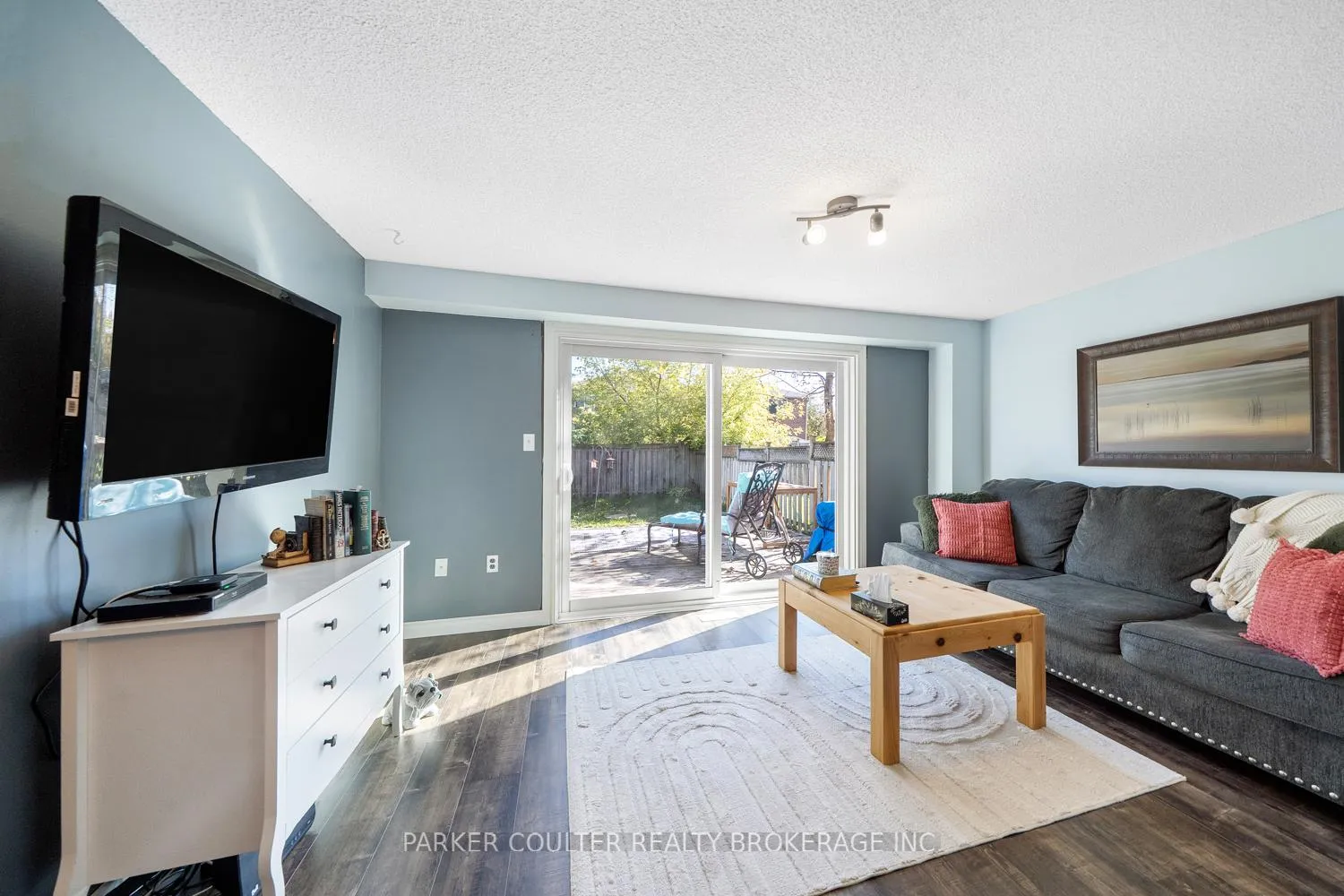 Photo 7 of 96 Lee Crescent, Barrie, Holly — HOMEH