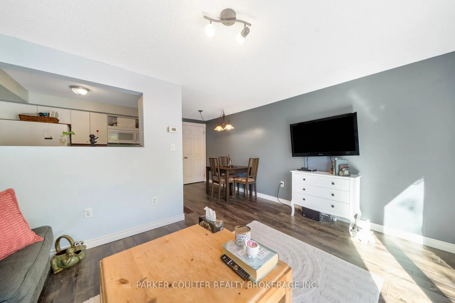 Photo 9 of 96 Lee Crescent, Barrie, Holly — HOMEH