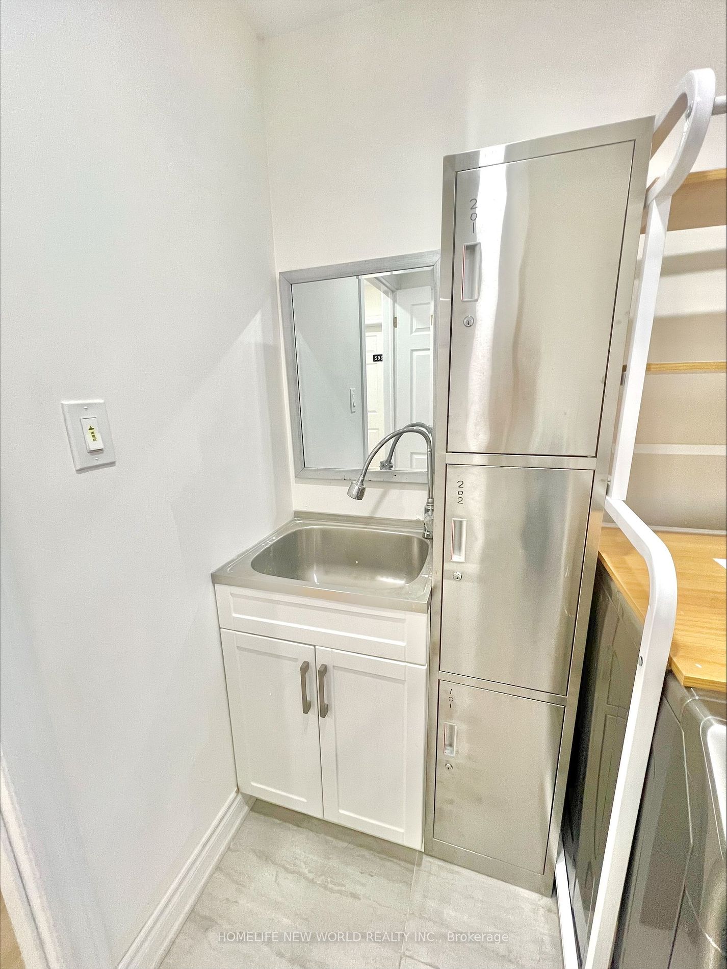 Photo 23 of 154 Weir Crescent, Scarborough, West Hill — HOMEH
