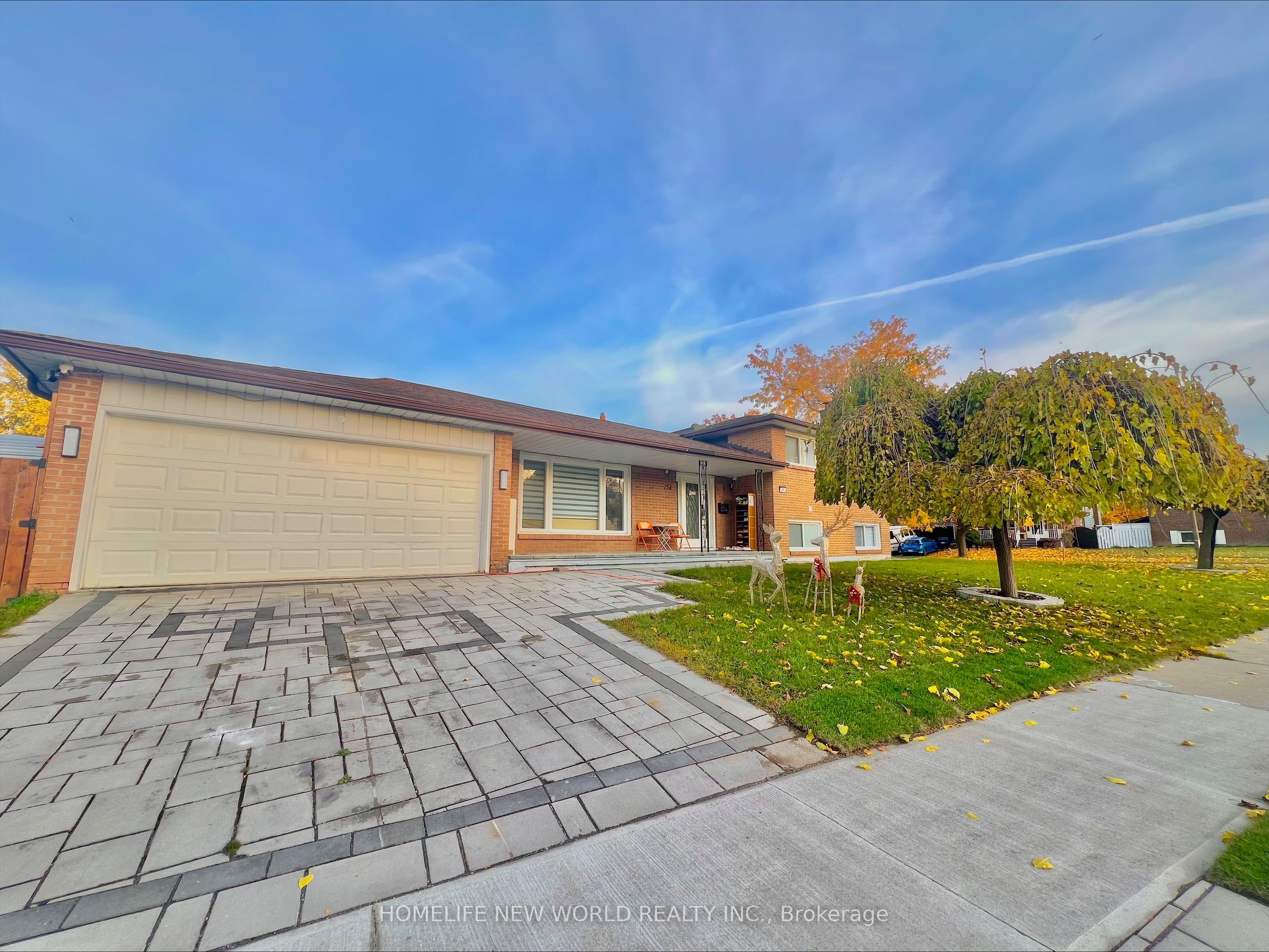 Photo 2 of 154 Weir Crescent, Scarborough, West Hill — HOMEH