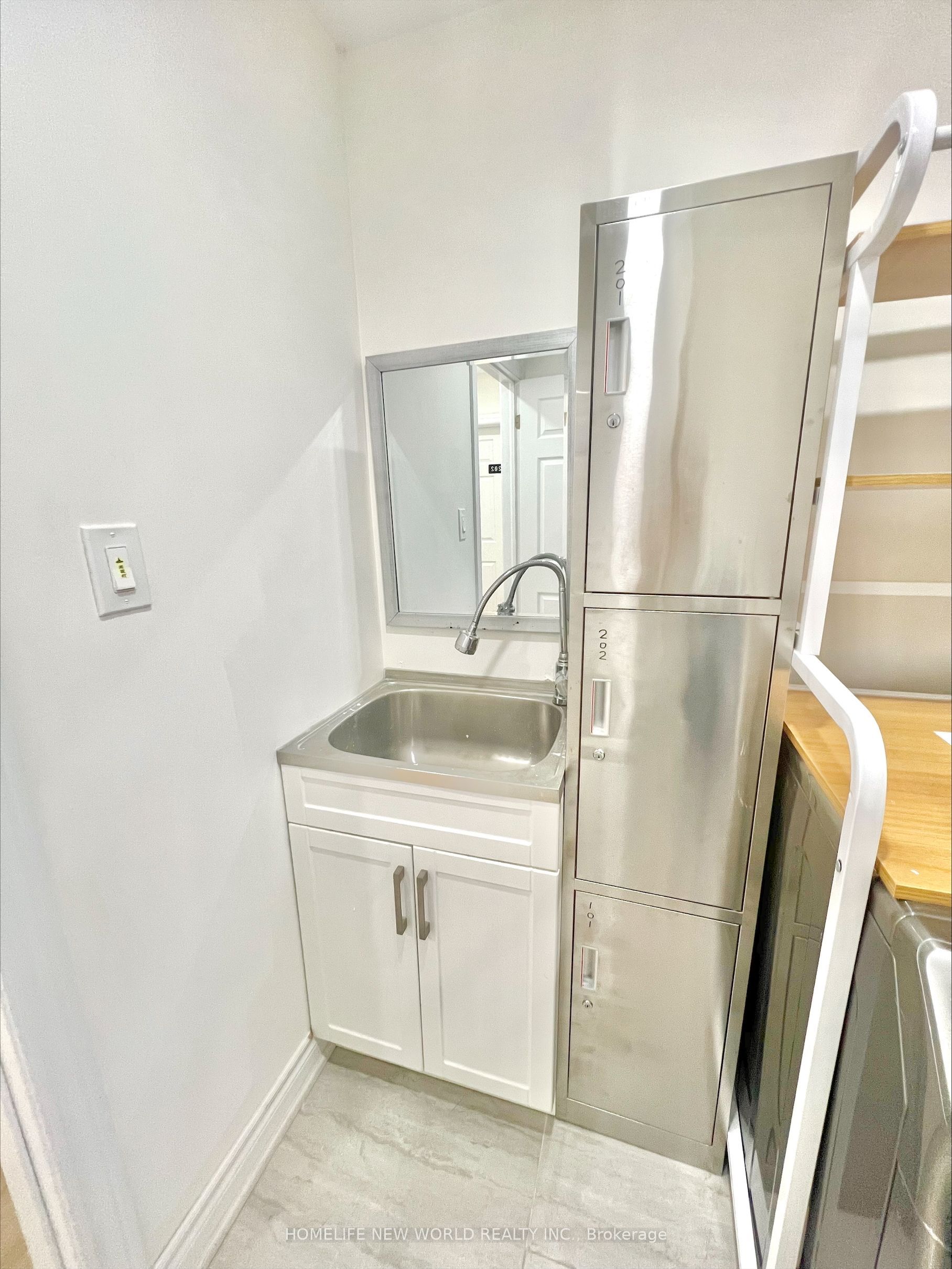 Photo 22 of 154 Weir Crescent, Scarborough, West Hill — HOMEH