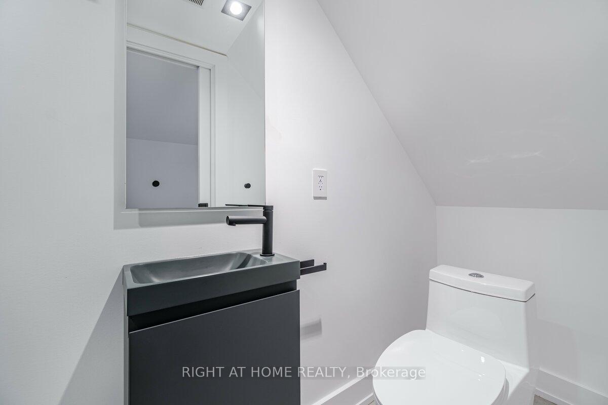 Photo 14 of Unit Basmnt, 50 Roxton Road, Toronto, Trinity-Bellwoods — HOMEH