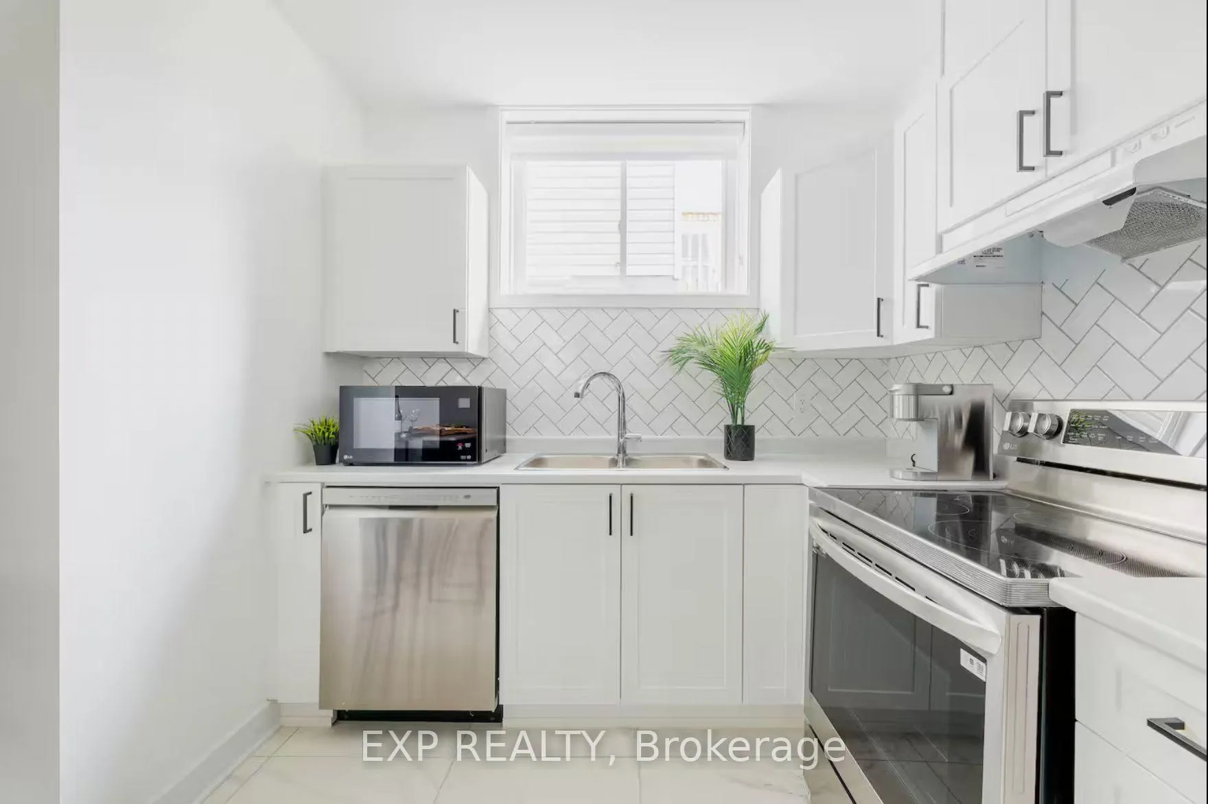 Photo 7 of Unit B, 38 Dun Skipper Drive, Ottawa, Blossom Park/Kemp Park/Findlay Creek — HOMEH