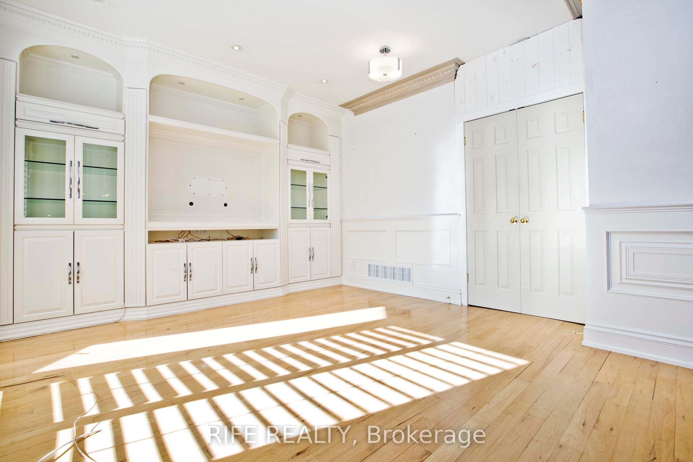 Photo 50 of 573 Old Orchard Grove, Toronto, Bedford Park-Nortown — HOMEH