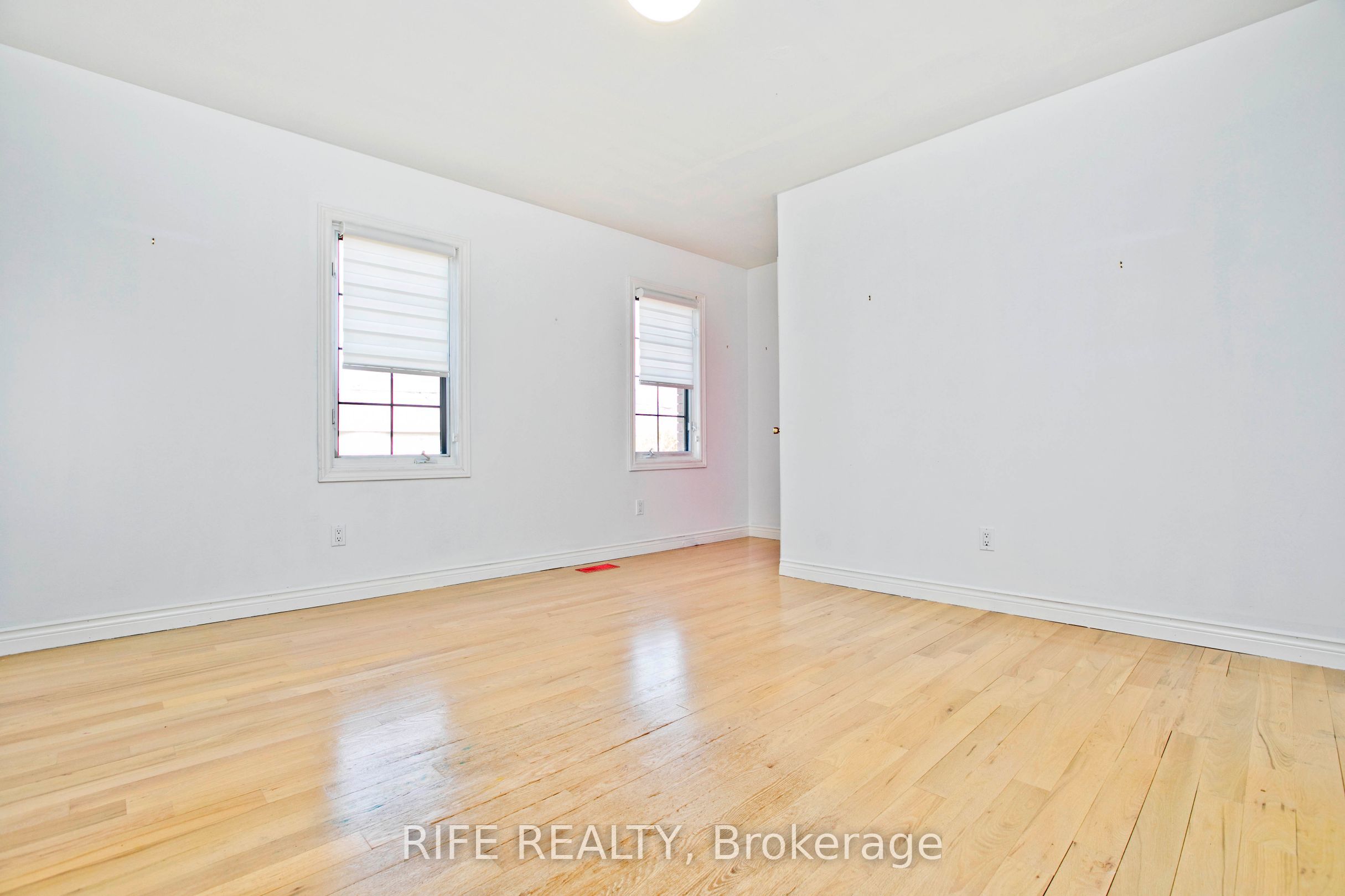 Photo 58 of 573 Old Orchard Grove, Toronto, Bedford Park-Nortown — HOMEH
