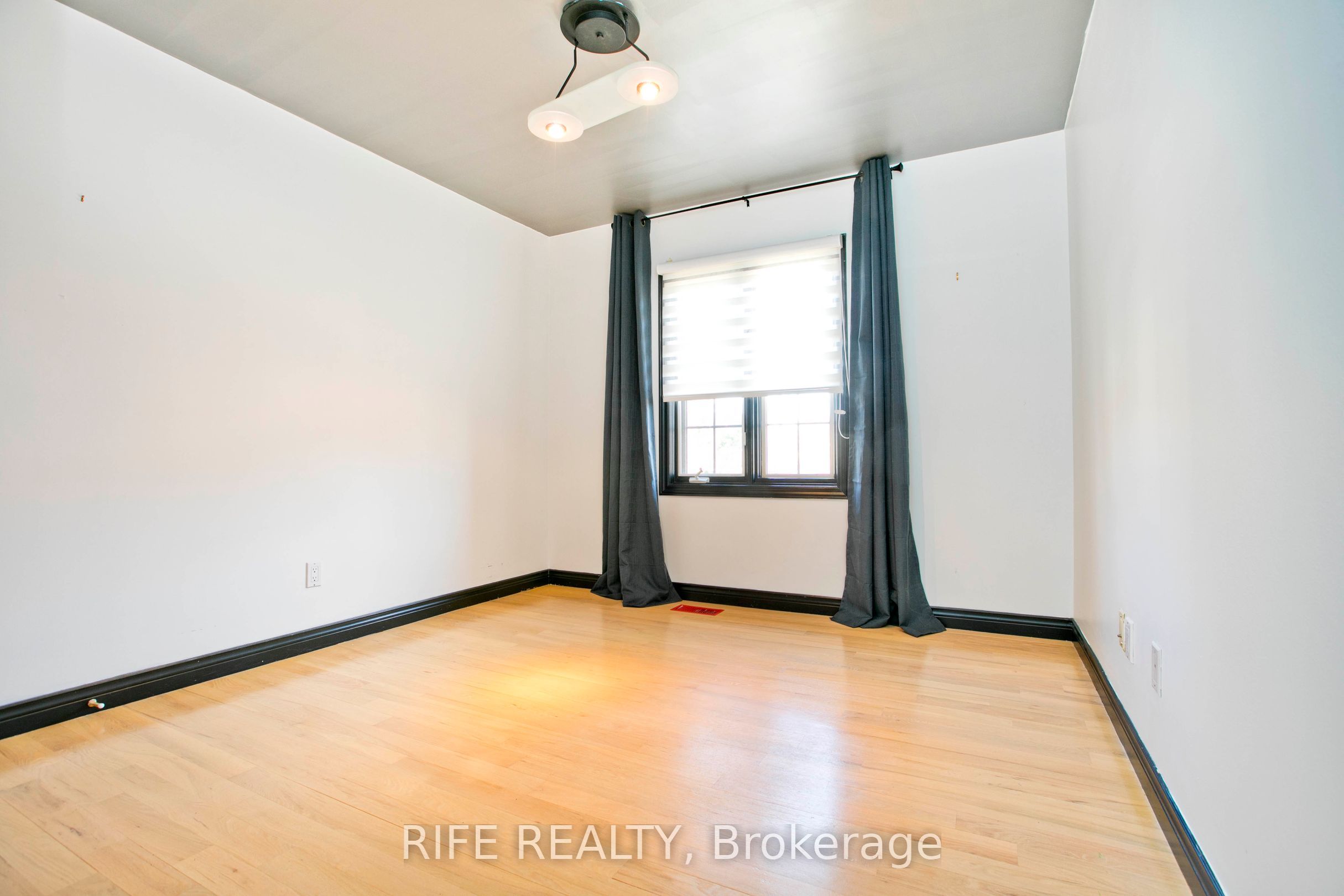 Photo 56 of 573 Old Orchard Grove, Toronto, Bedford Park-Nortown — HOMEH