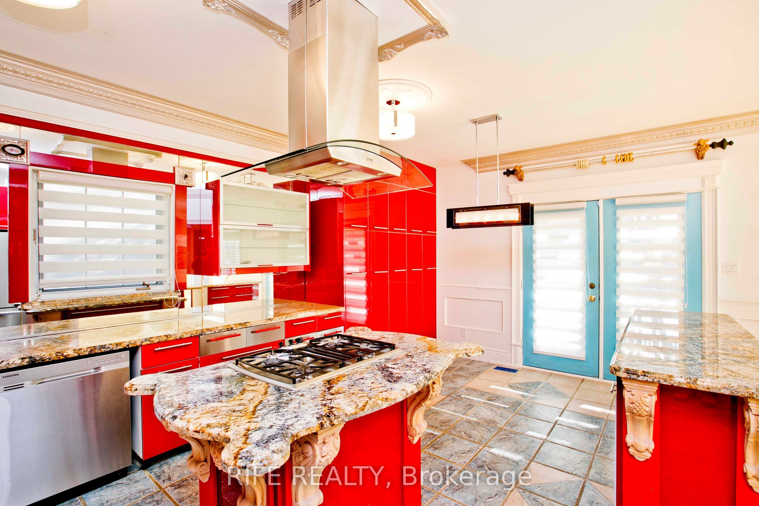 Photo 54 of 573 Old Orchard Grove, Toronto, Bedford Park-Nortown — HOMEH