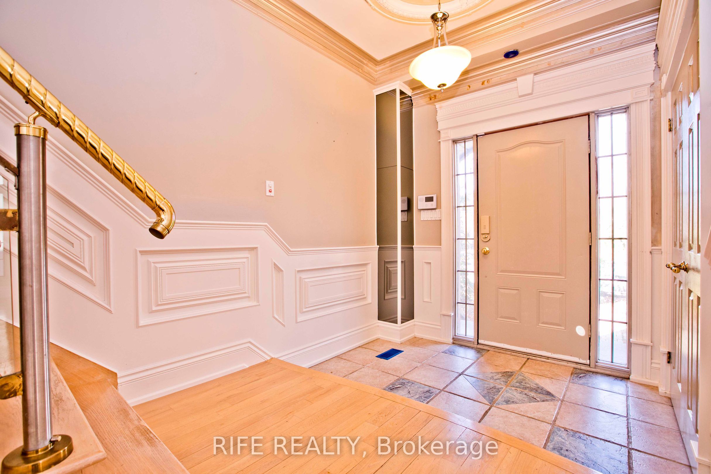 Photo 44 of 573 Old Orchard Grove, Toronto, Bedford Park-Nortown — HOMEH