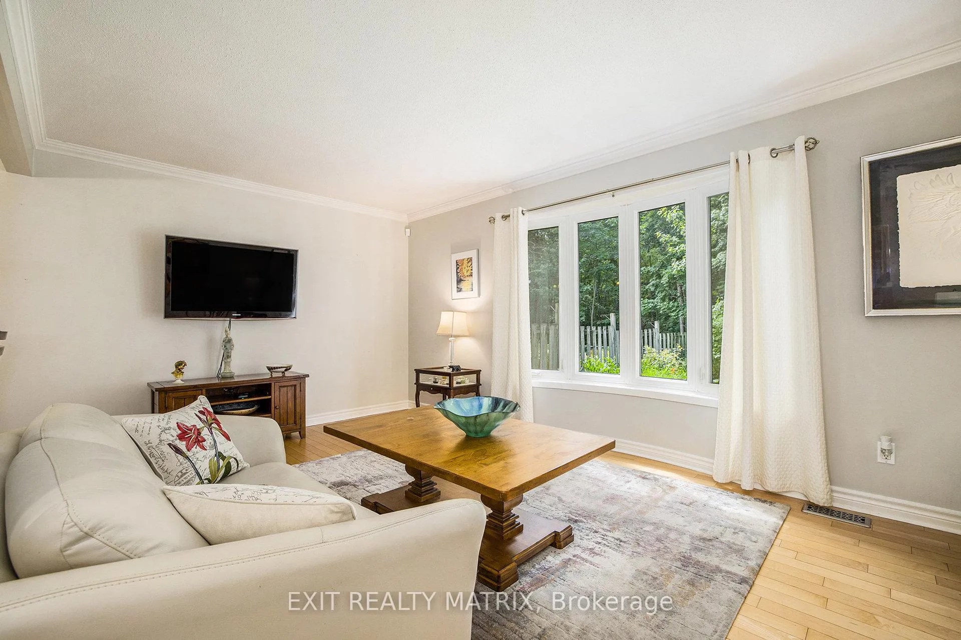 Photo 14 of 30 Glen Park Drive, Ottawa, Blackburn Hamlet (South) — HOMEH