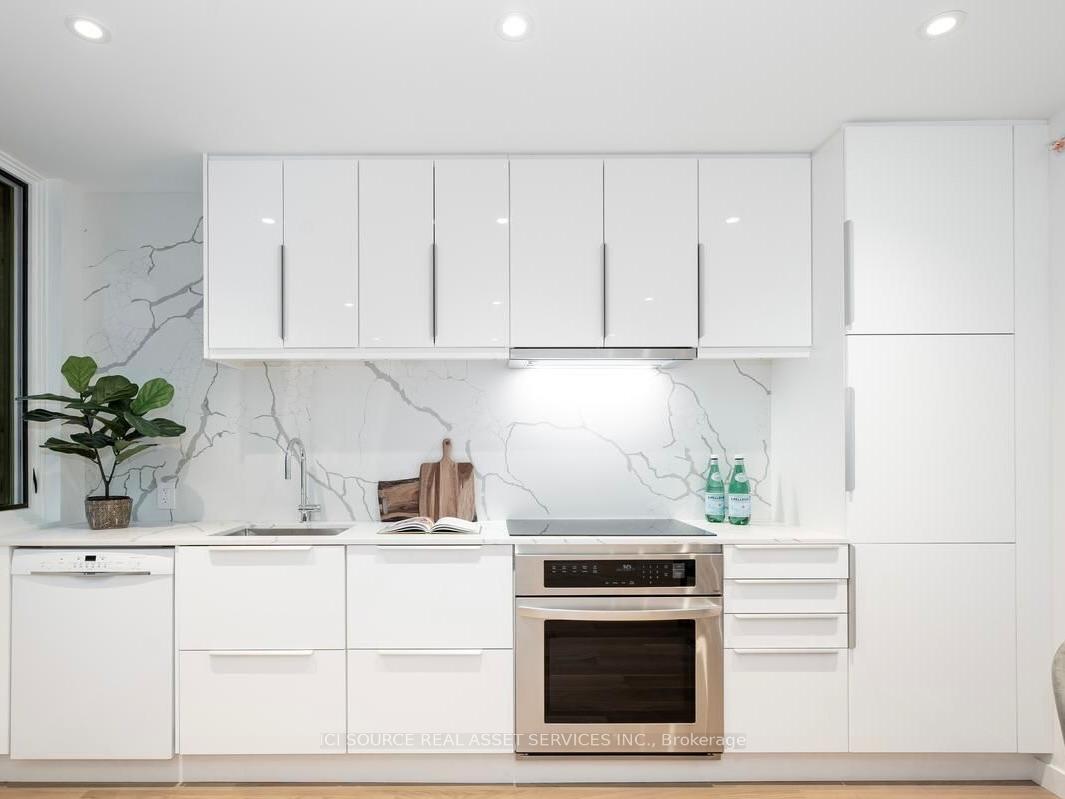 Photo 3 of 63 Croft Street, Toronto, University — HOMEH