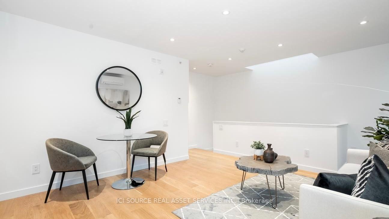 Photo 4 of 63 Croft Street, Toronto, University — HOMEH