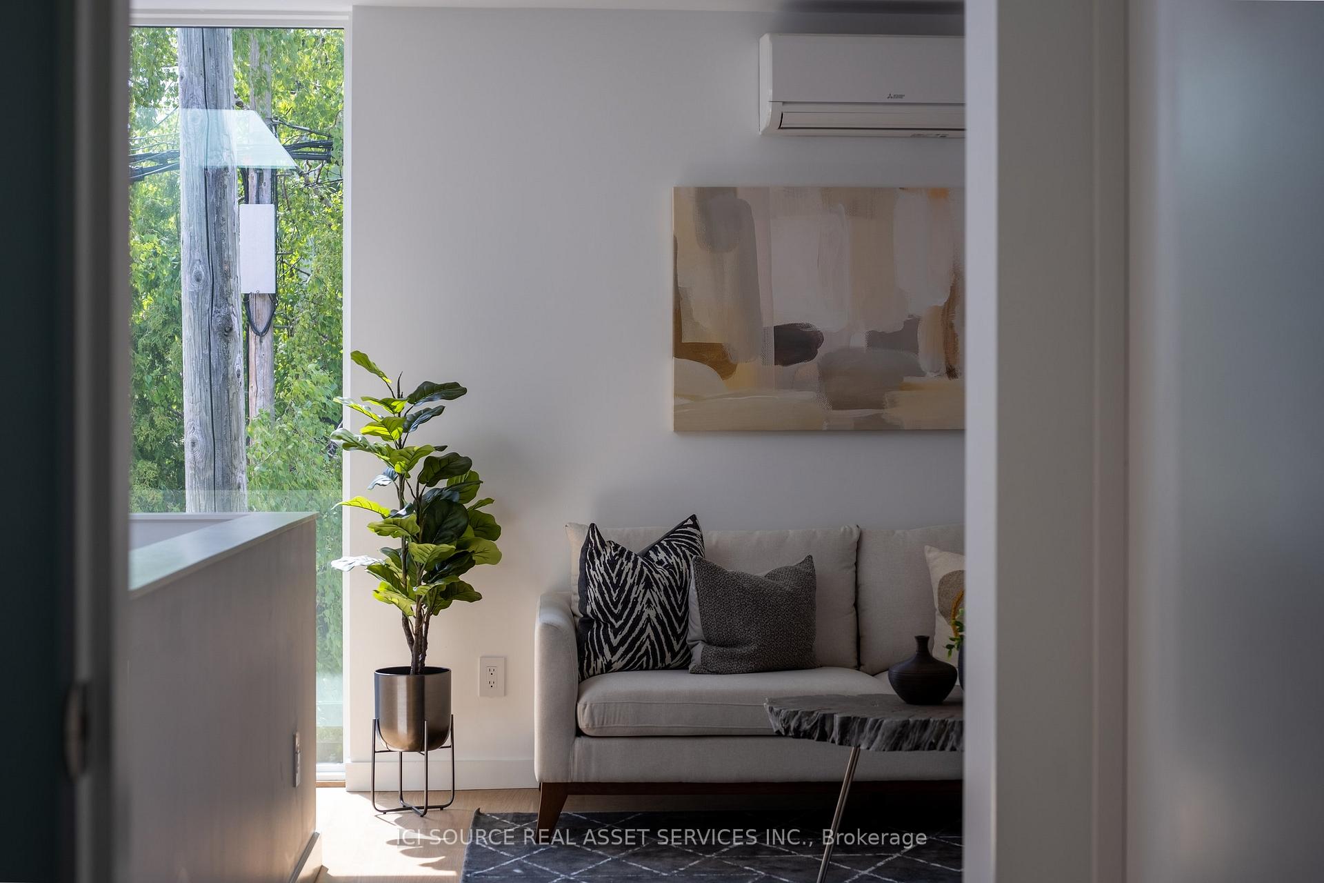 Photo 5 of 63 Croft Street, Toronto, University — HOMEH