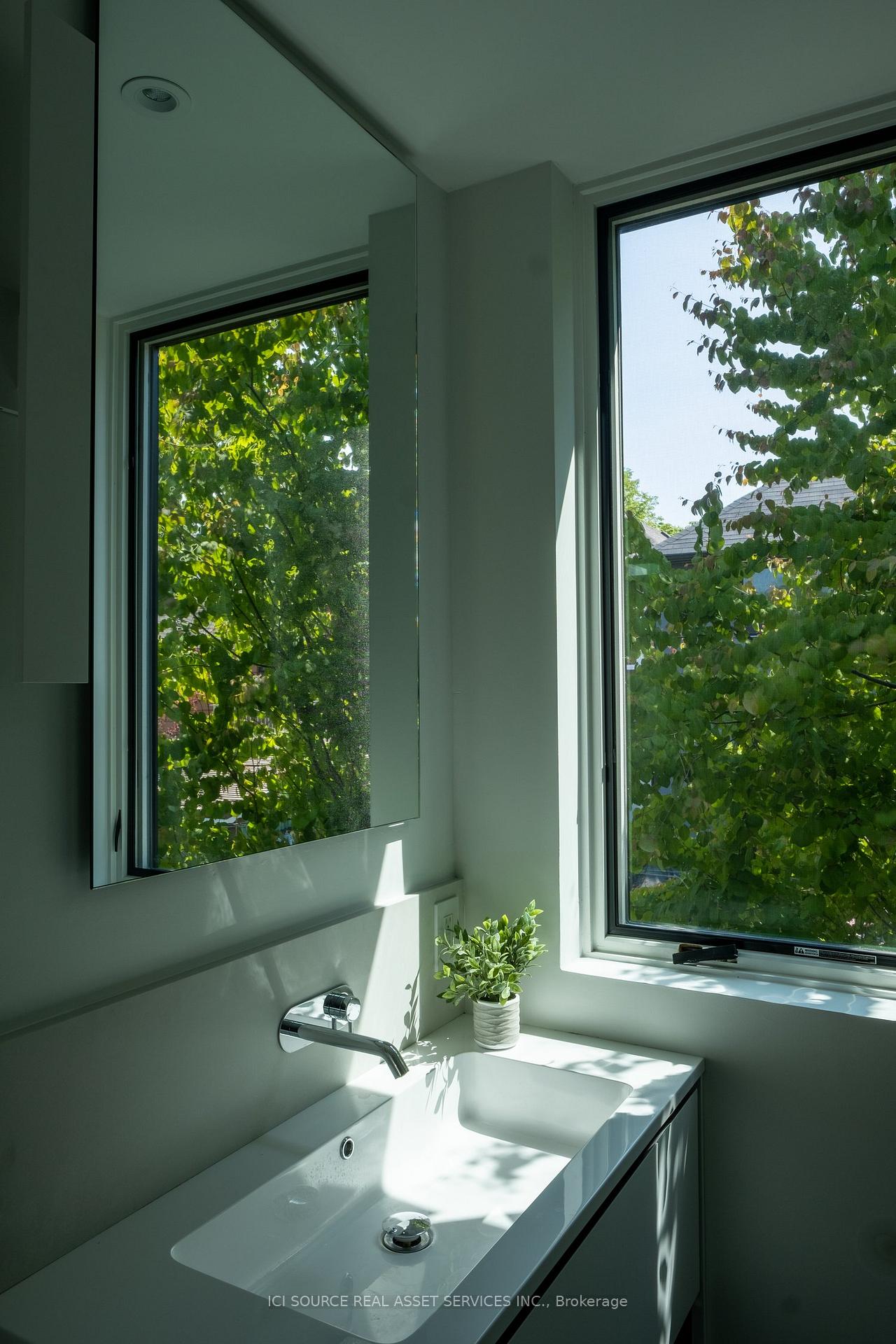 Photo 6 of 63 Croft Street, Toronto, University — HOMEH