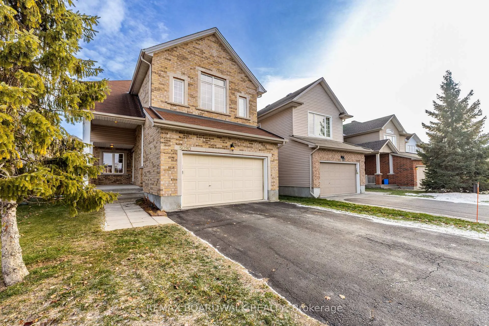 Photo 1 of 5090 North Bluff Drive, Ottawa, Riverside South/Gloucester Glen — HOMEH