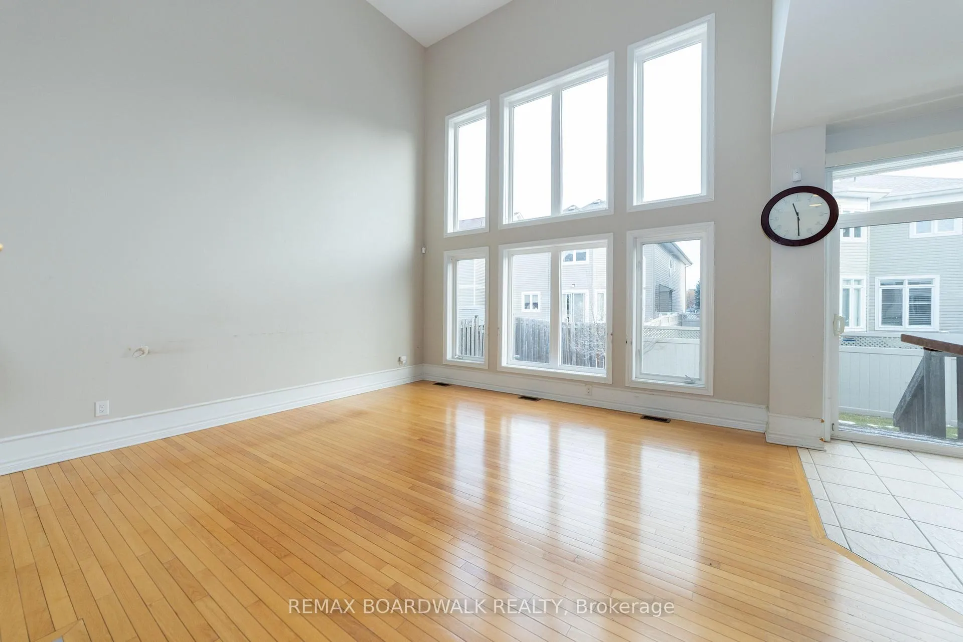 Photo 11 of 5090 North Bluff Drive, Ottawa, Riverside South/Gloucester Glen — HOMEH