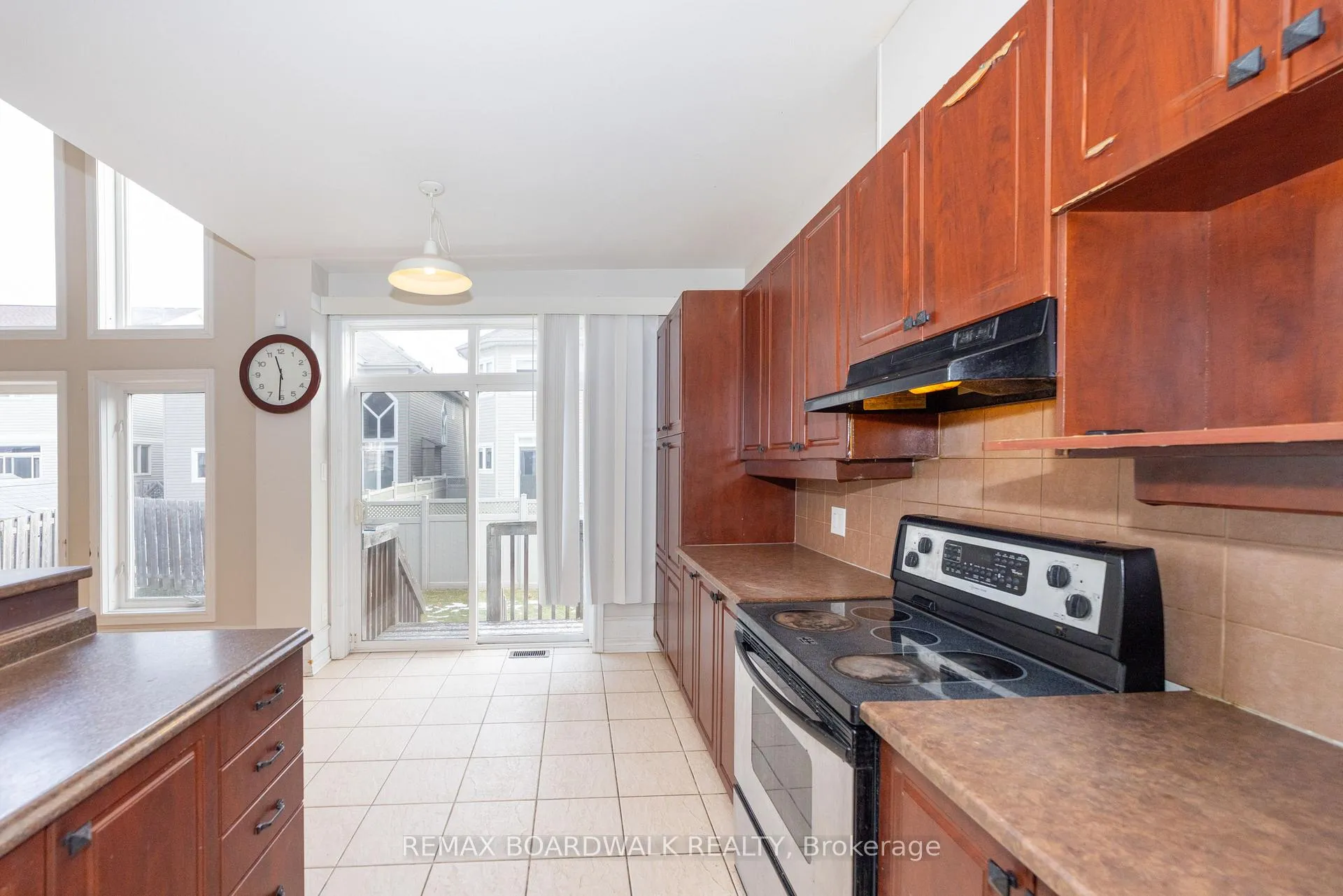 Photo 15 of 5090 North Bluff Drive, Ottawa, Riverside South/Gloucester Glen — HOMEH