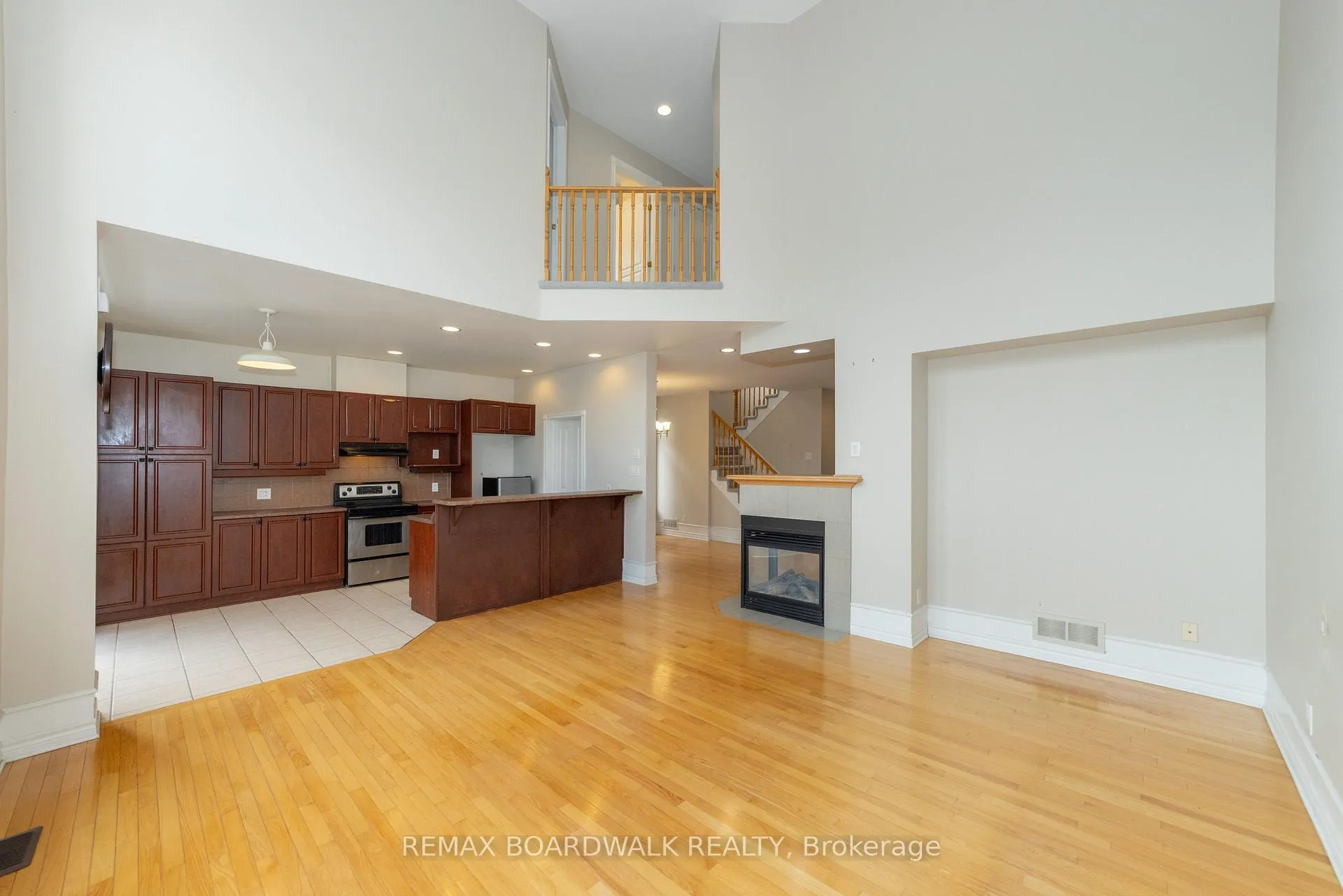 Photo 16 of 5090 North Bluff Drive, Ottawa, Riverside South/Gloucester Glen — HOMEH