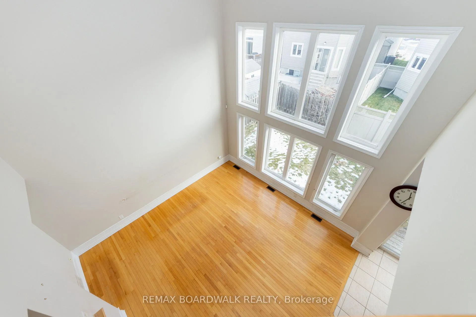 Photo 18 of 5090 North Bluff Drive, Ottawa, Riverside South/Gloucester Glen — HOMEH