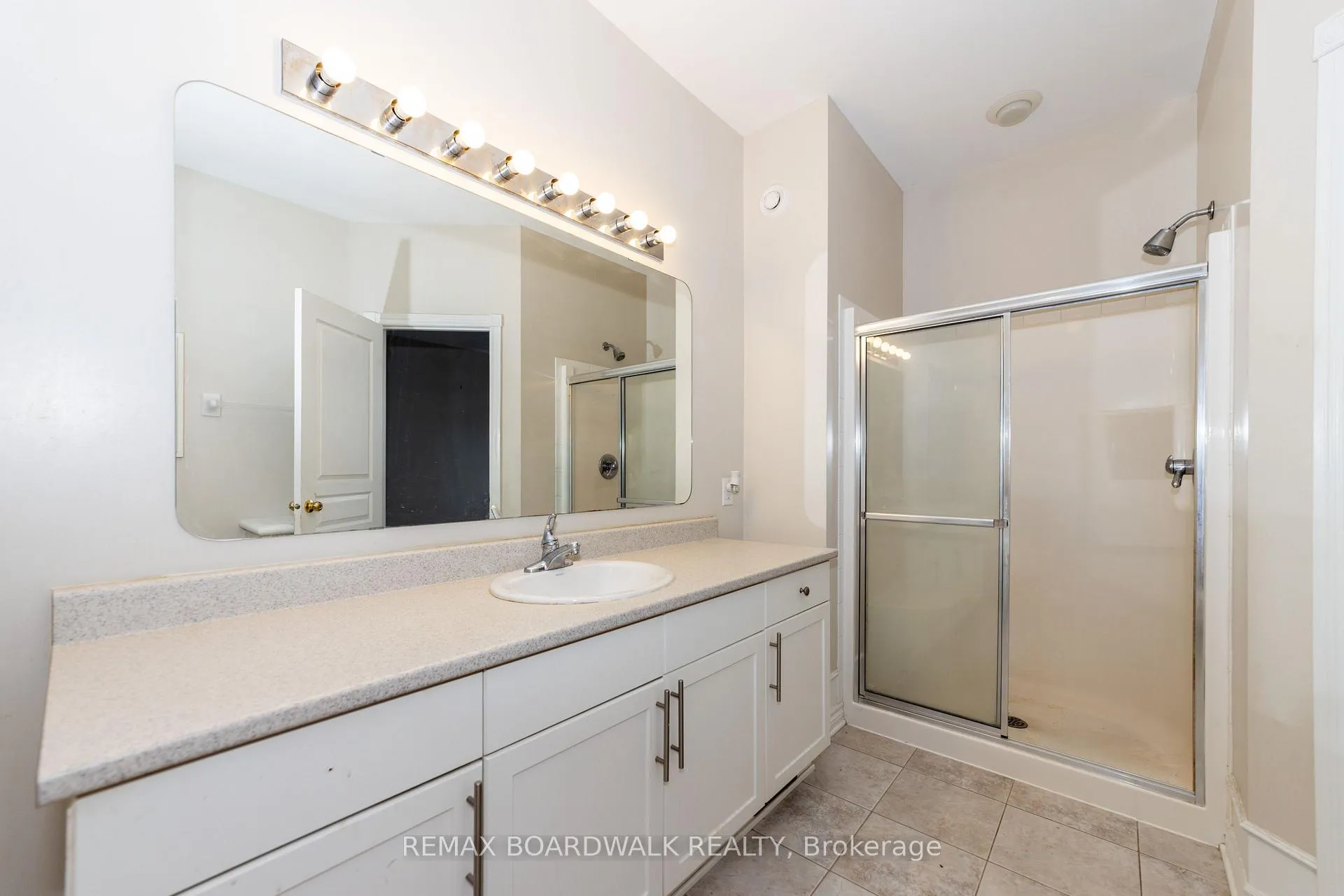 Photo 22 of 5090 North Bluff Drive, Ottawa, Riverside South/Gloucester Glen — HOMEH