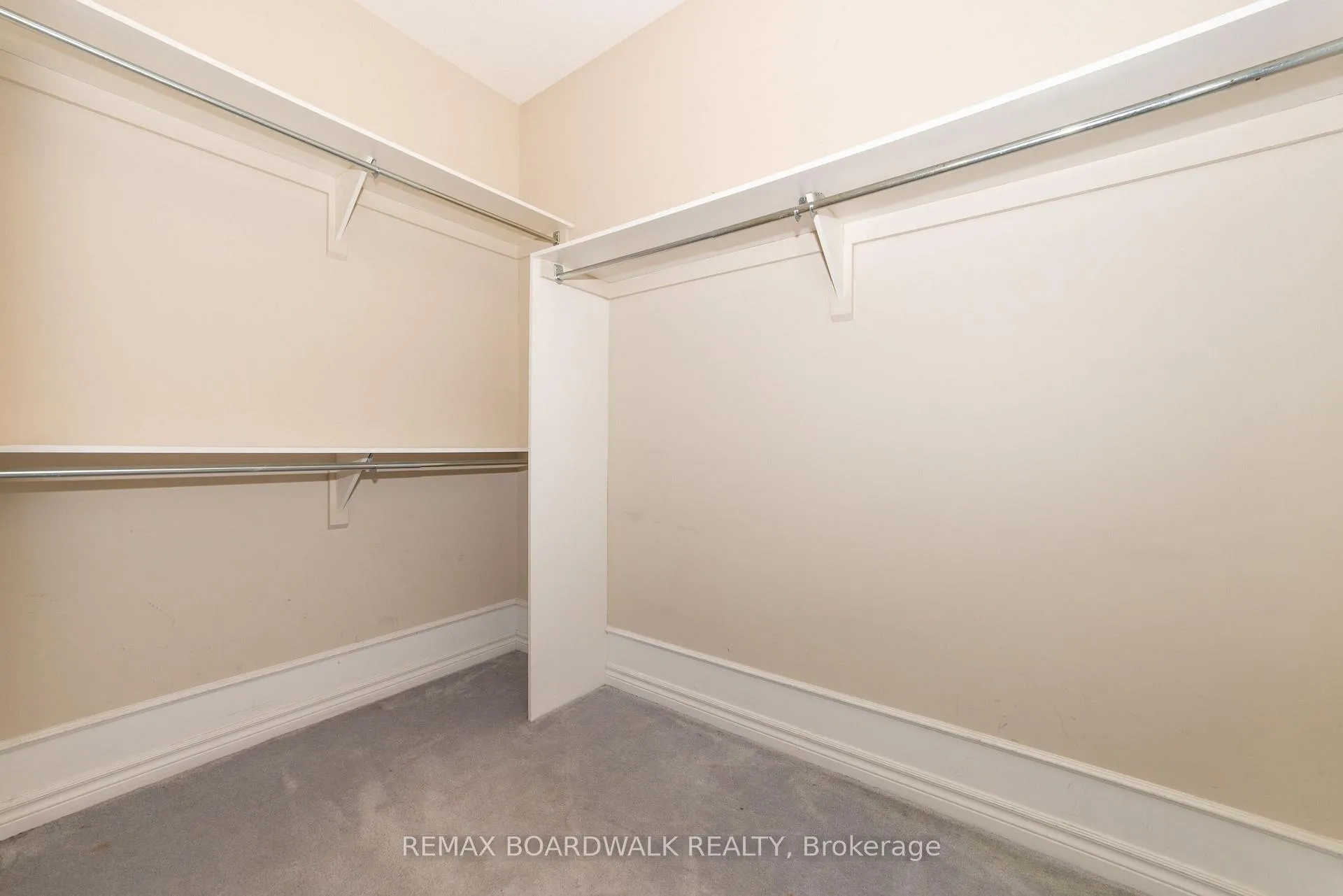 Photo 23 of 5090 North Bluff Drive, Ottawa, Riverside South/Gloucester Glen — HOMEH