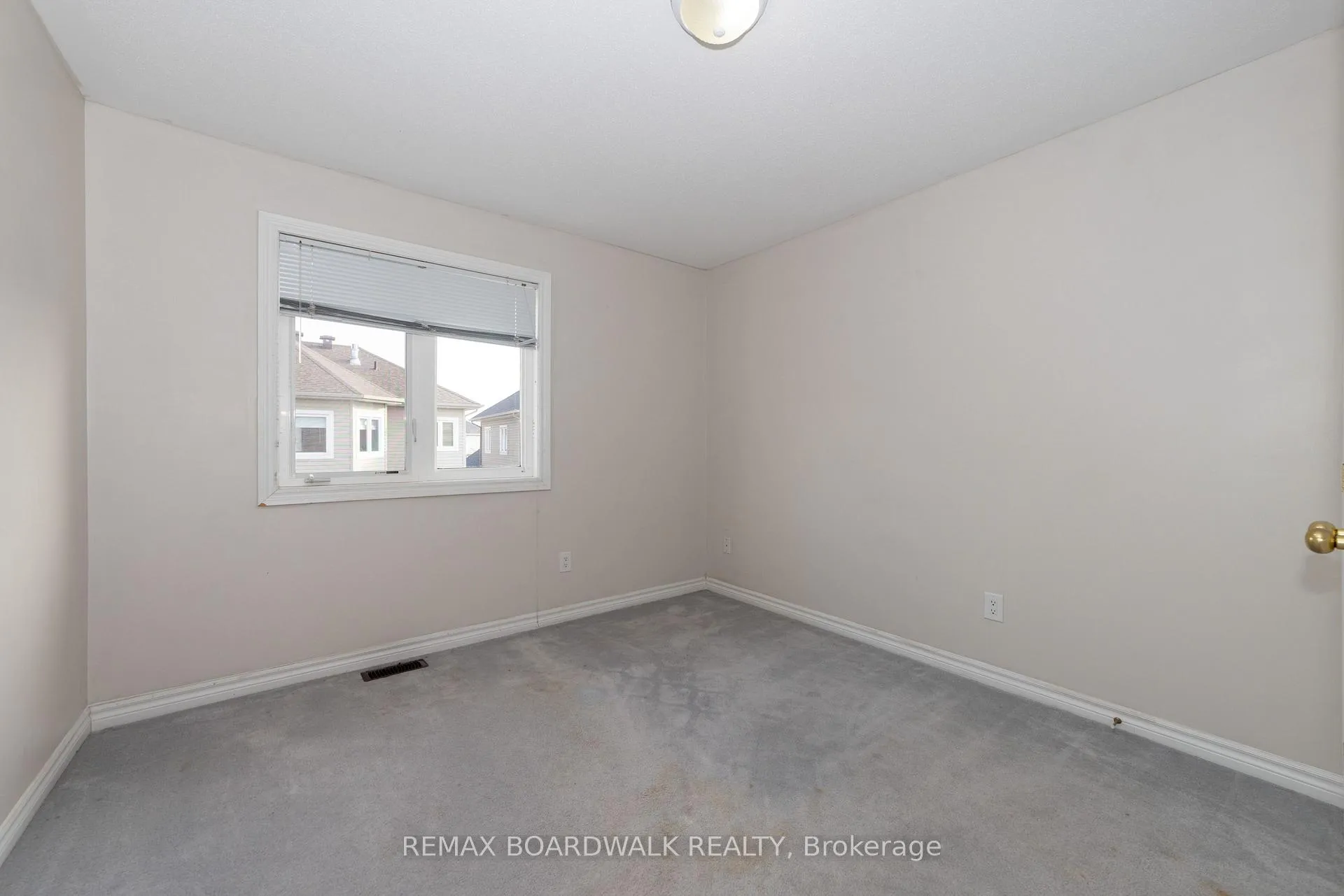 Photo 28 of 5090 North Bluff Drive, Ottawa, Riverside South/Gloucester Glen — HOMEH