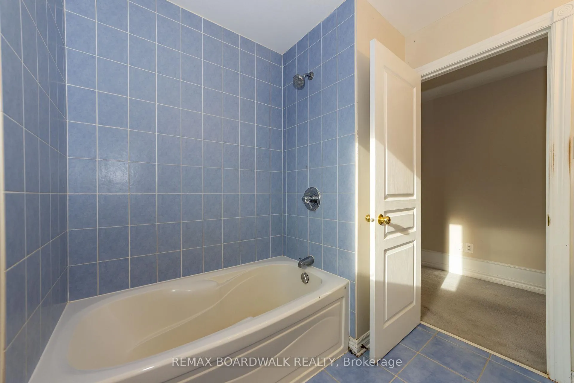 Photo 32 of 5090 North Bluff Drive, Ottawa, Riverside South/Gloucester Glen — HOMEH