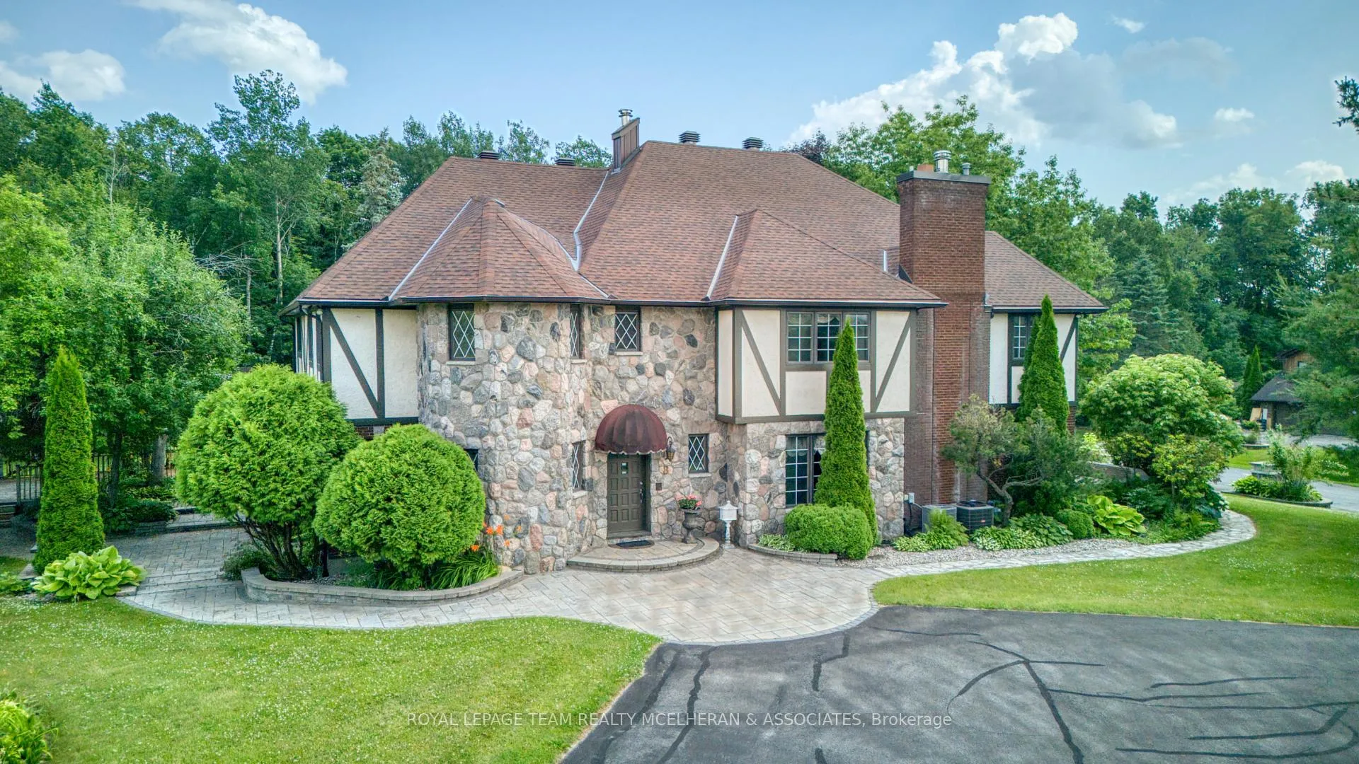 Photo 2 of 8 Woodsia Avenue, Ottawa, Cedar Hill/Orchard Estates — HOMEH