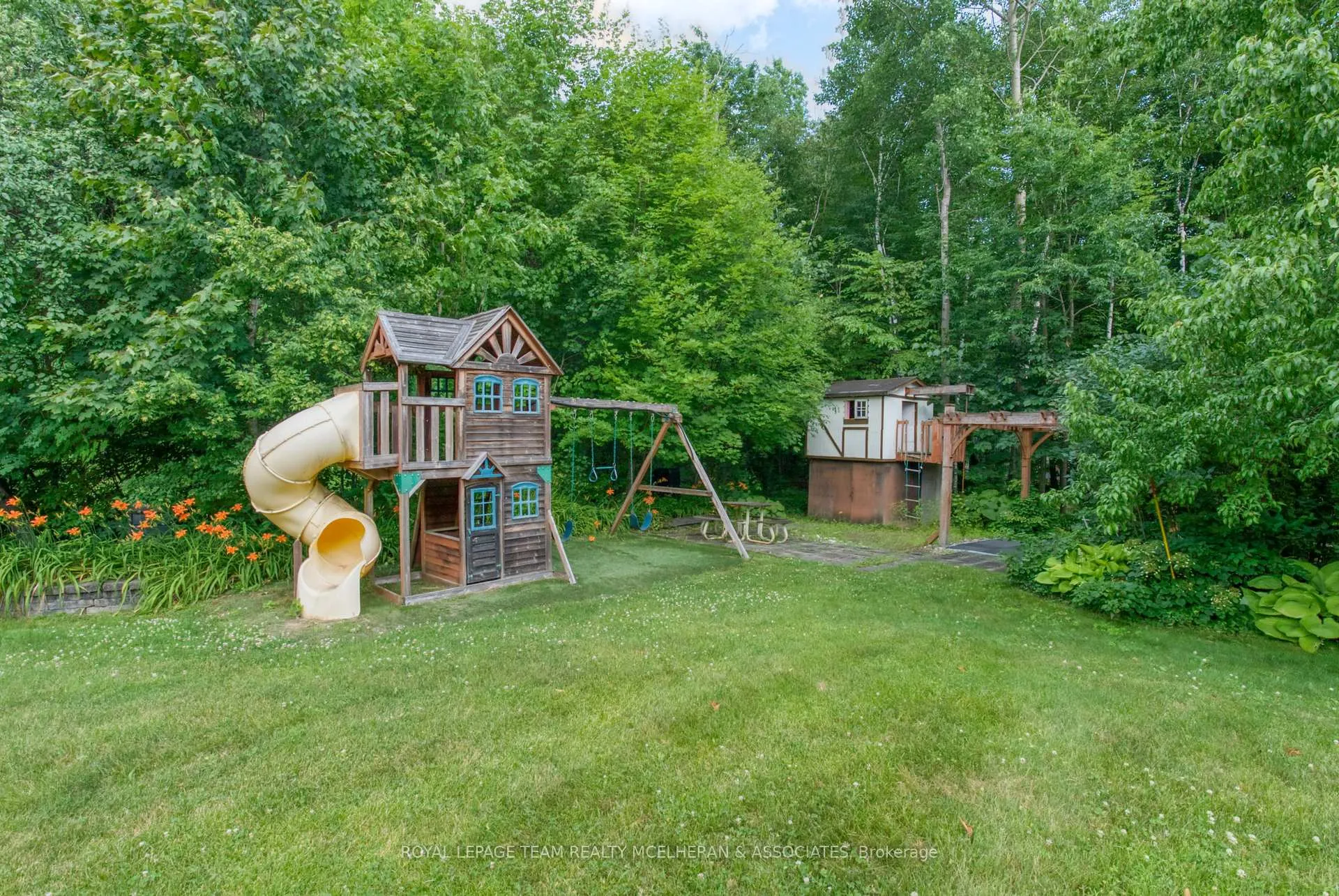 Photo 7 of 8 Woodsia Avenue, Ottawa, Cedar Hill/Orchard Estates — HOMEH
