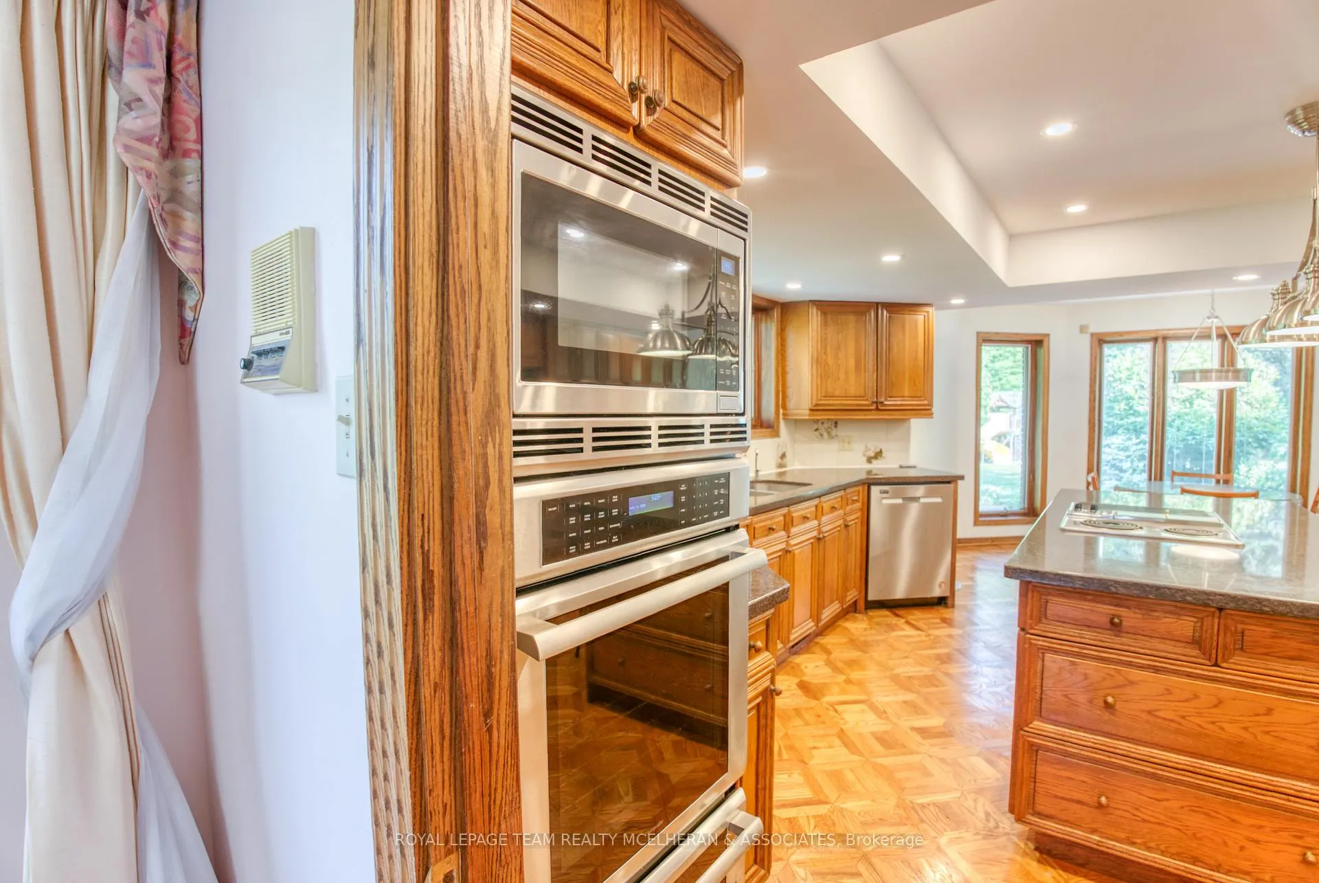 Photo 13 of 8 Woodsia Avenue, Ottawa, Cedar Hill/Orchard Estates — HOMEH