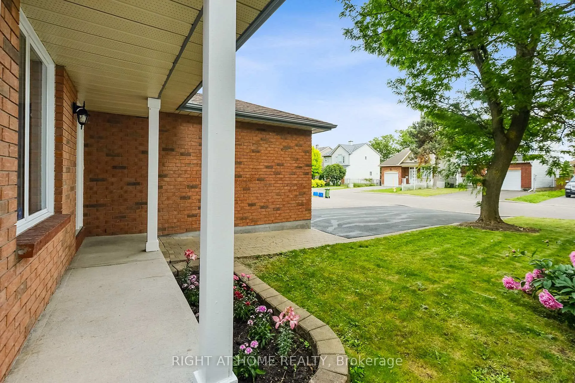 Photo 8 of 5119 Lerner Way, Ottawa, Beacon Hill South — HOMEH