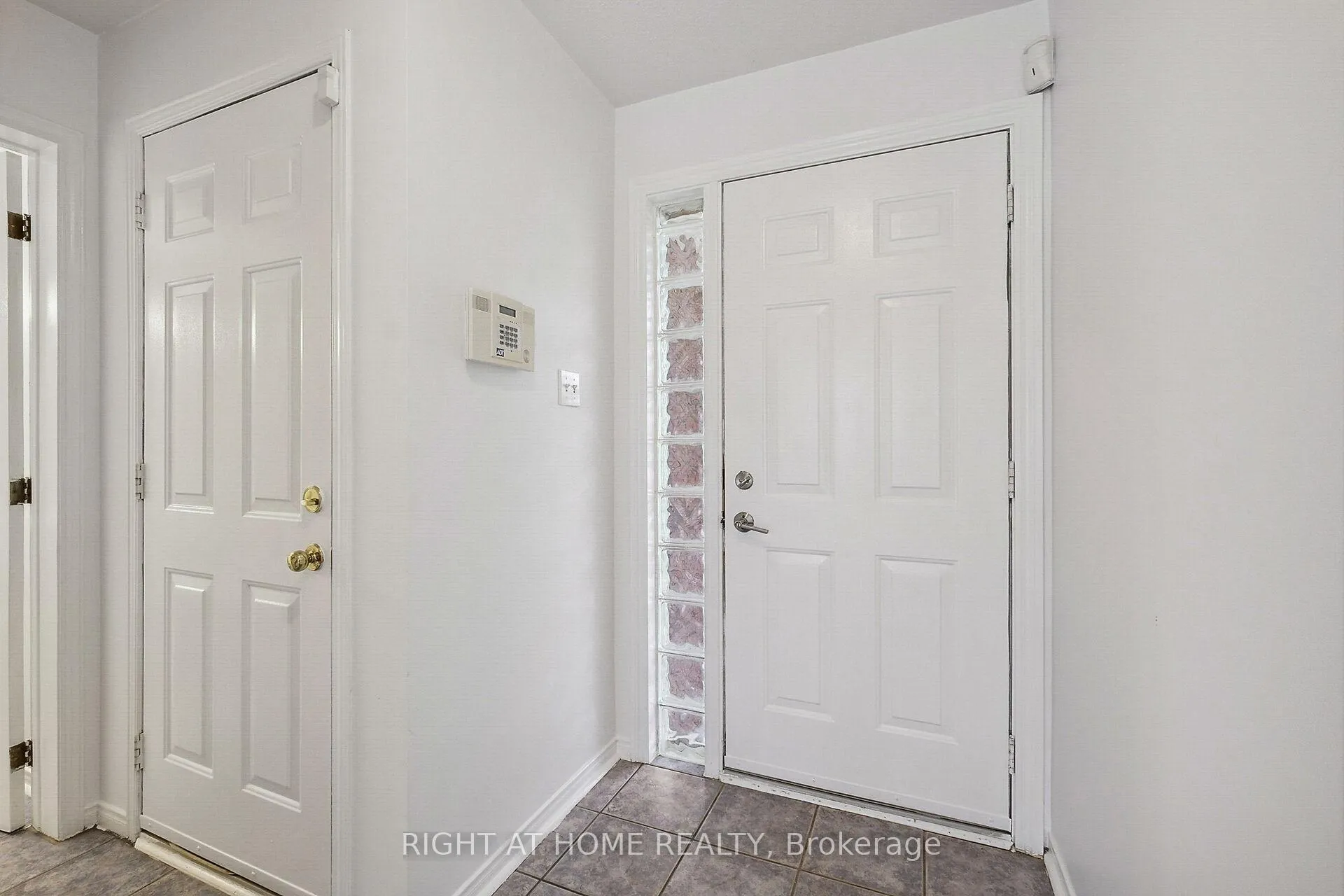 Photo 32 of 5119 Lerner Way, Ottawa, Beacon Hill South — HOMEH